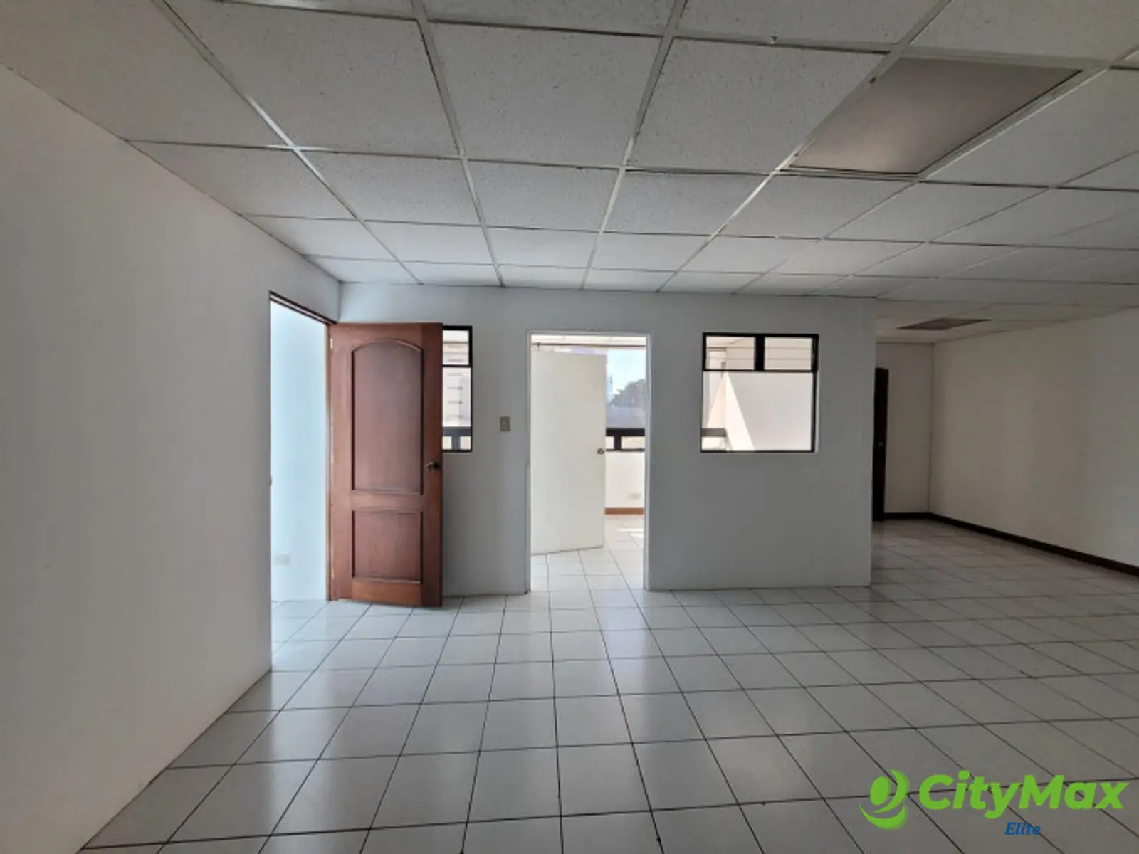 Renta de Oficina en zona Centrica de Guatemala  - foto 11