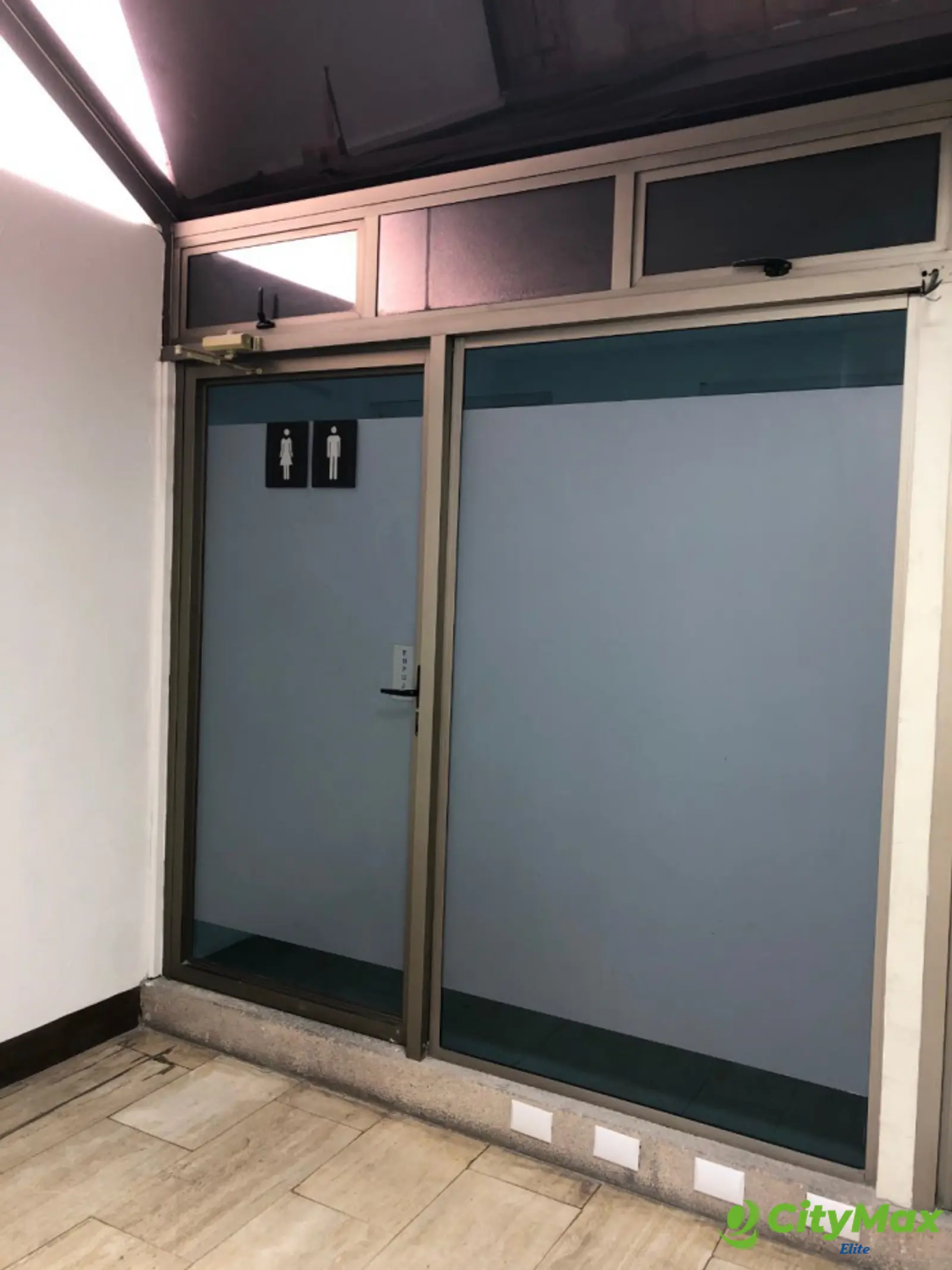 Oficinas en renta en zona 10 - foto 12
