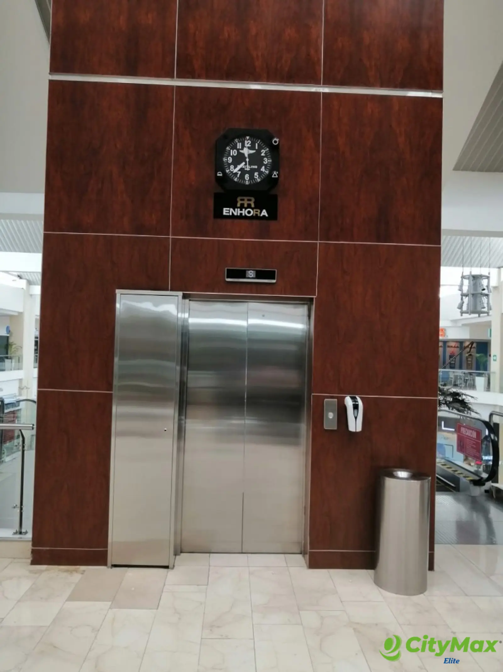 Local Comercial en Venta y Renta en Zona 10 - foto 4