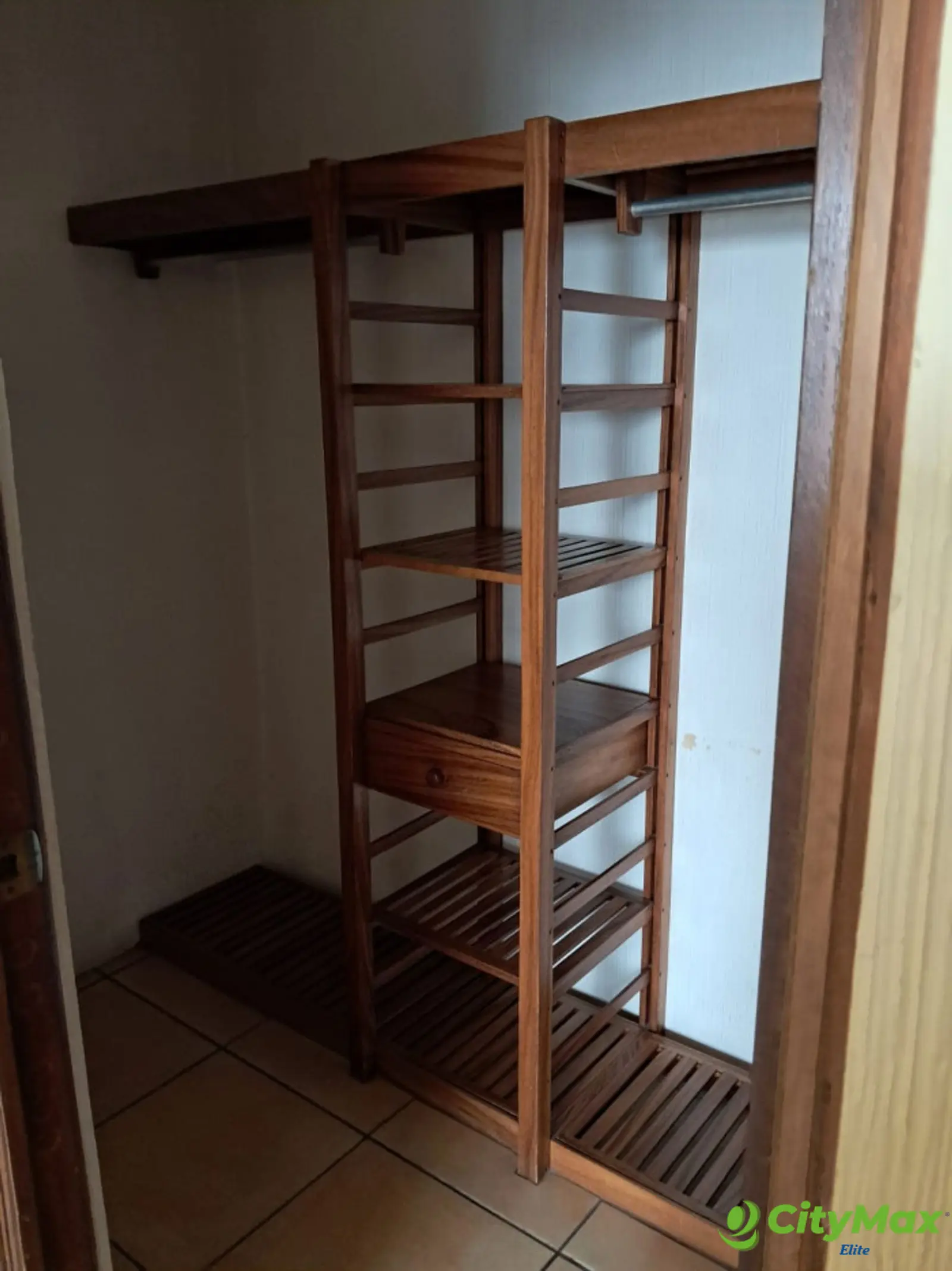 Apartamento en Venta en Zona 10 frente a CC La Estacion - foto 19