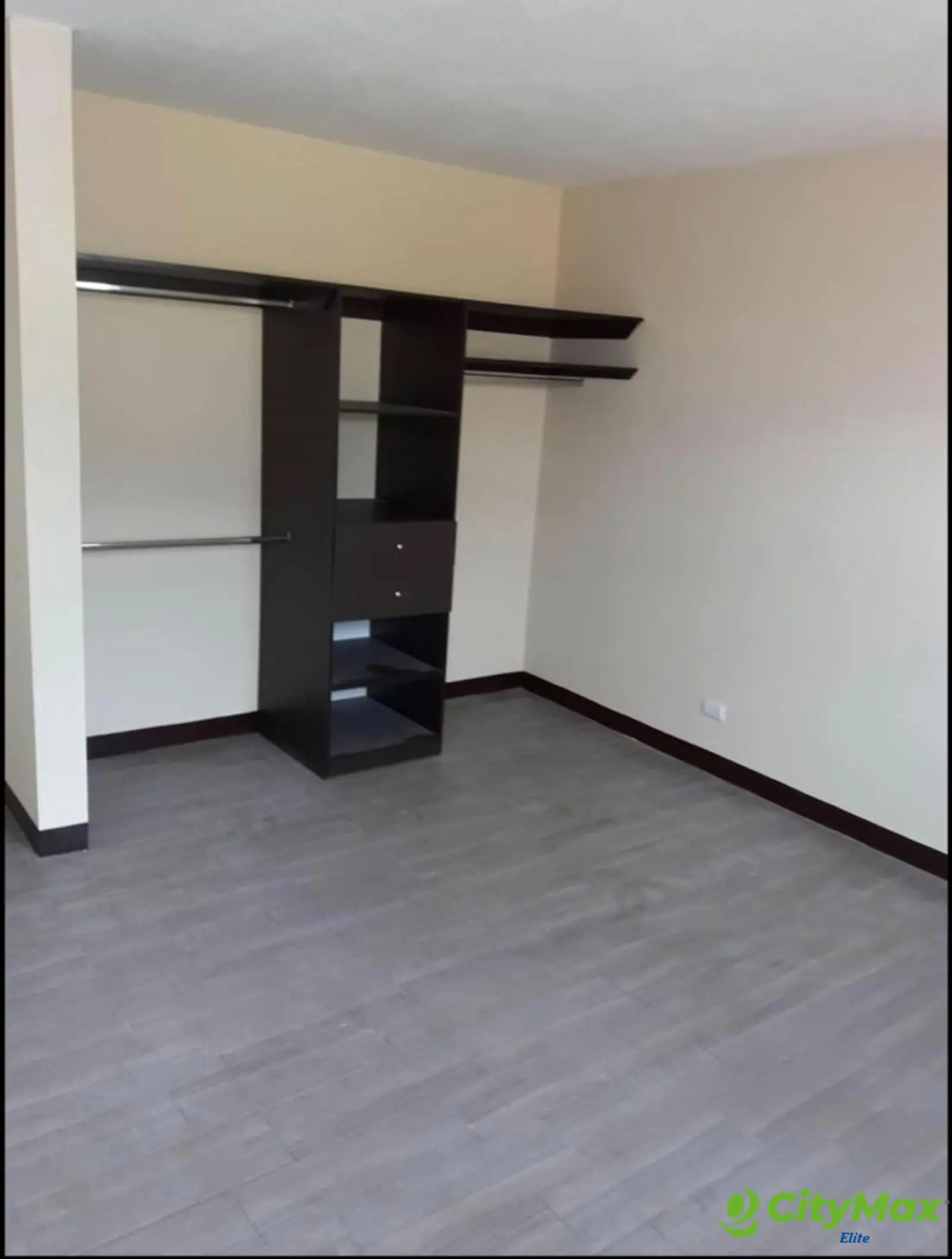 CASA CON APARTAMENTOS EN VENTA CONDOMINIO HACIENDA REAL - Habitación de apartamento