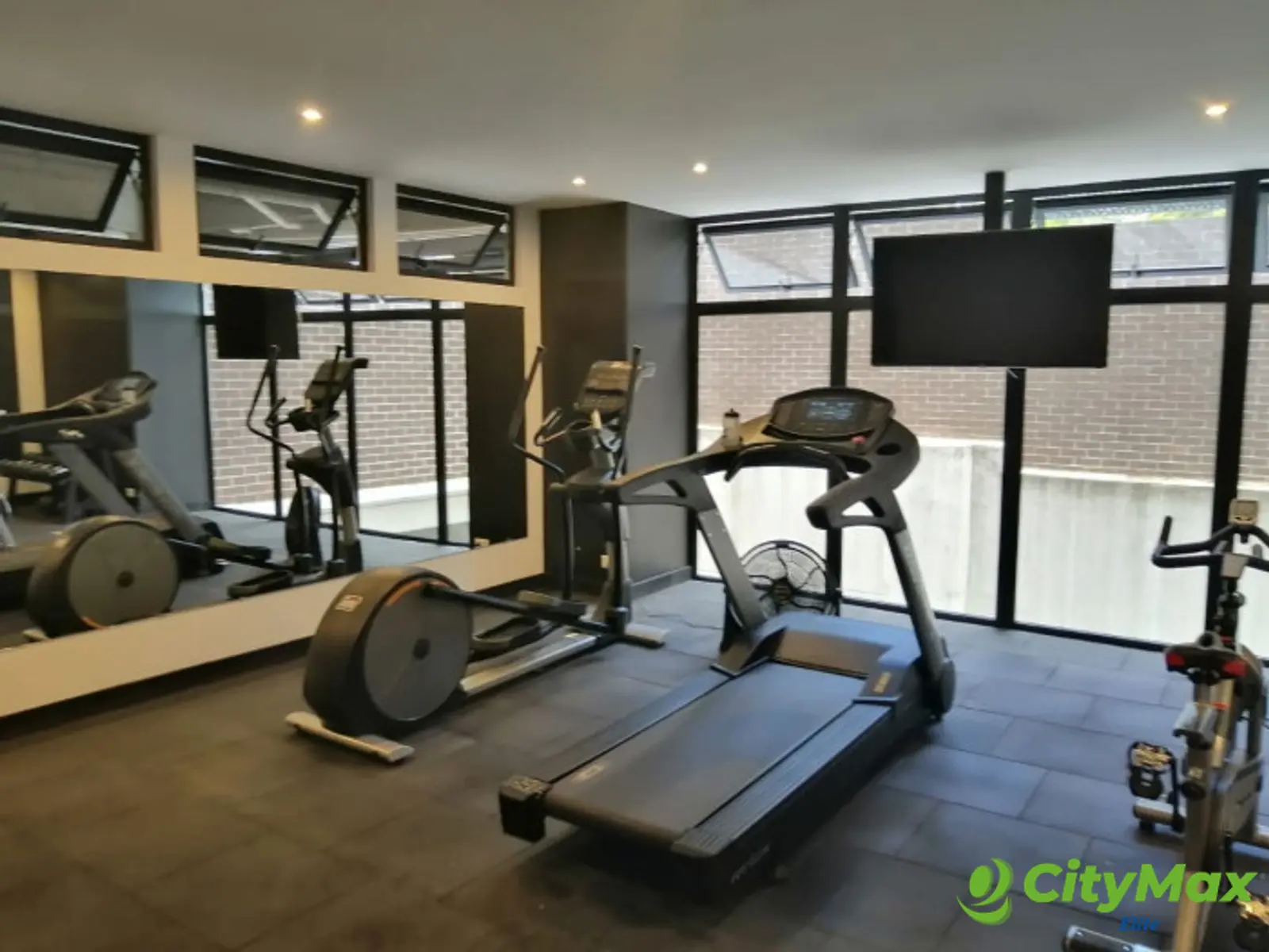 Apto. Venta y Alquiler en Zona 16  - foto 28