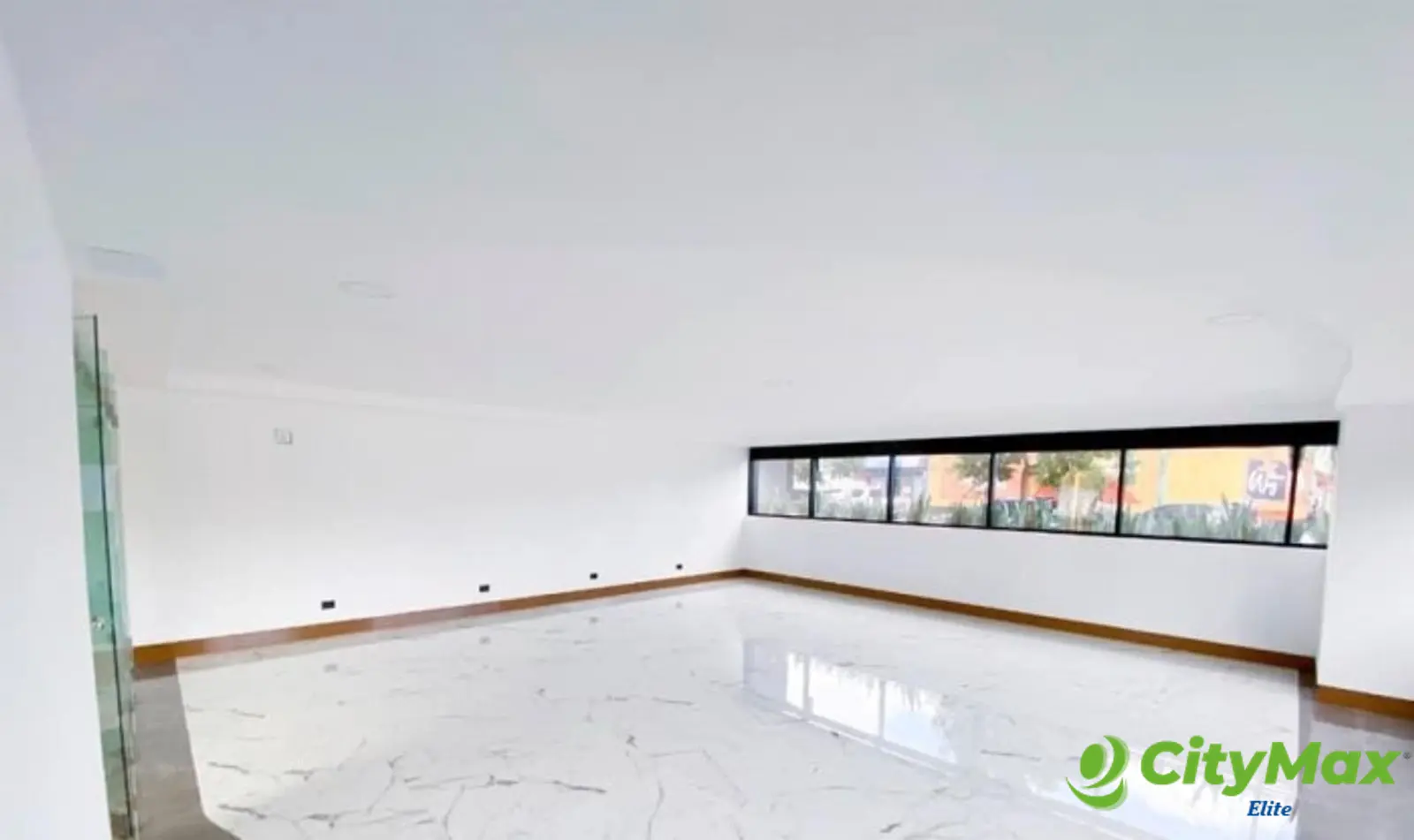Clínica en Venta en Centro Médico Empresarial zona 10 - Vista Local