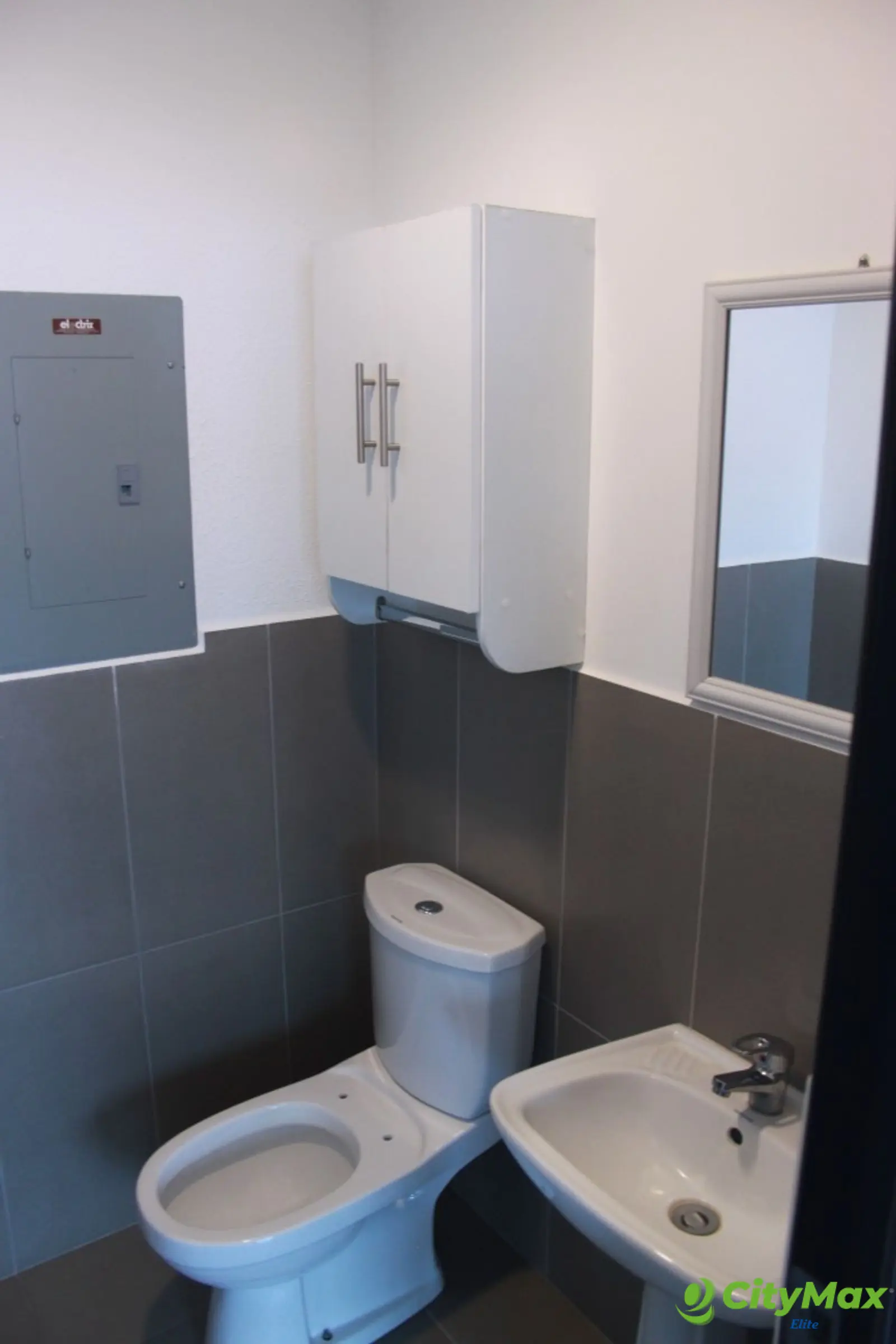 CityMax Renta Oficina en Edificio DOMANI zona 15 - foto 17