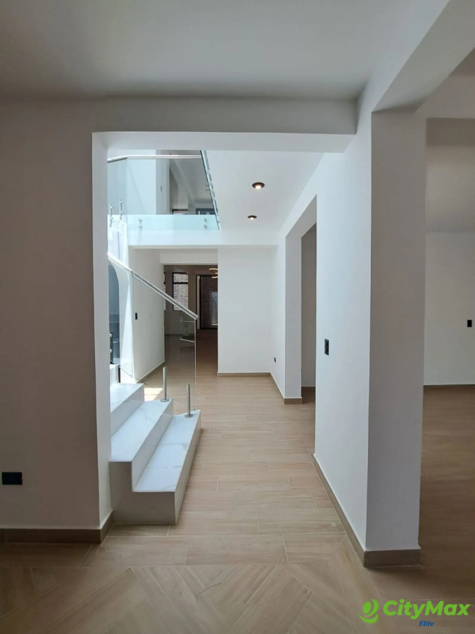 Moderna casa en venta en Terravista km 16.5 CAES - foto 2