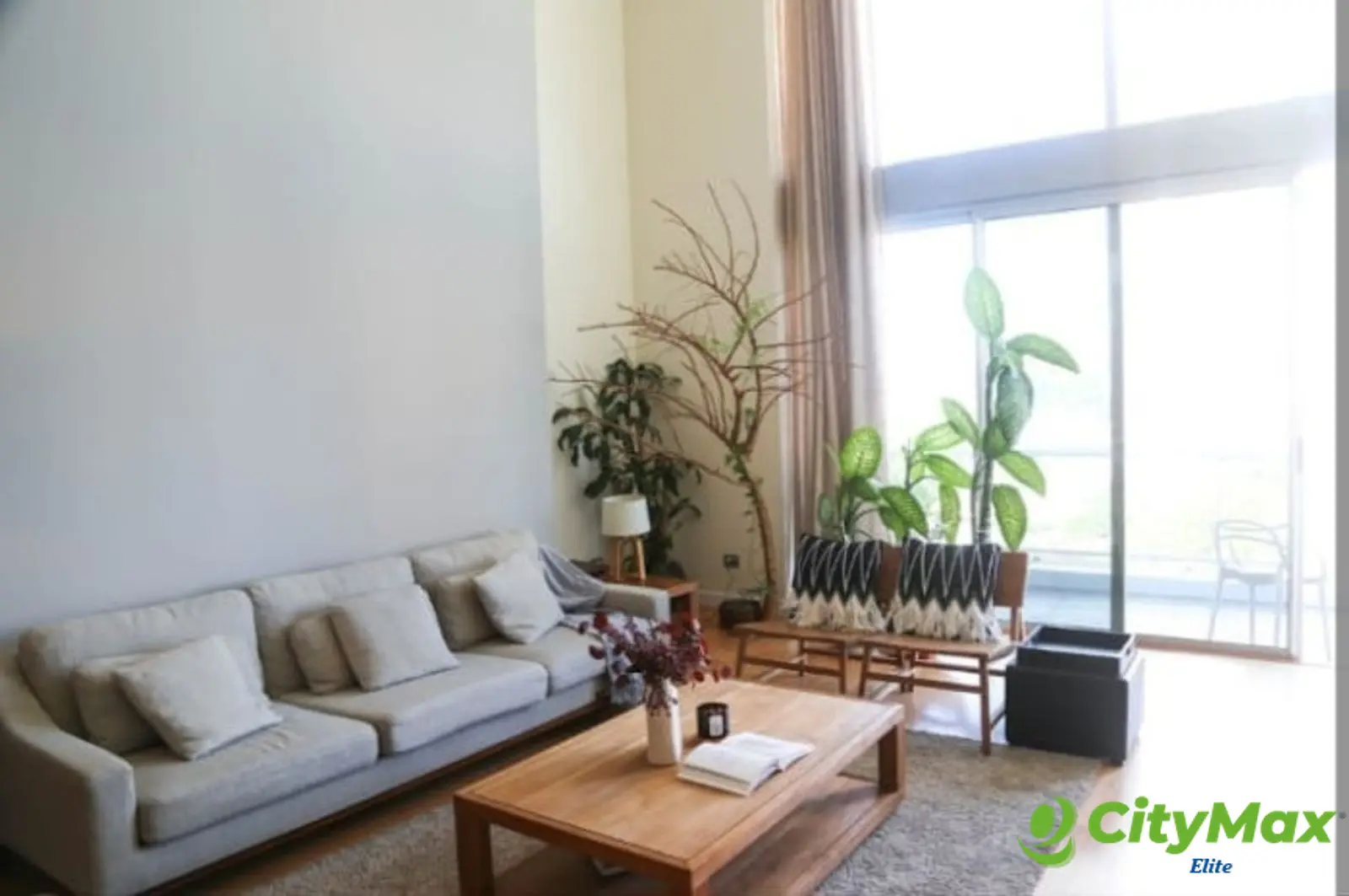Apartamento en renta amueblado en zona 10 - Sala