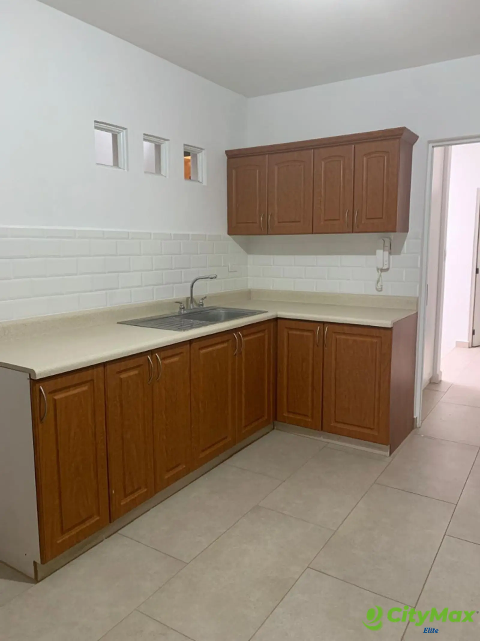 CASA EN VENTA - KM 15 CARRETERA A EL SALVADOR - Cocina