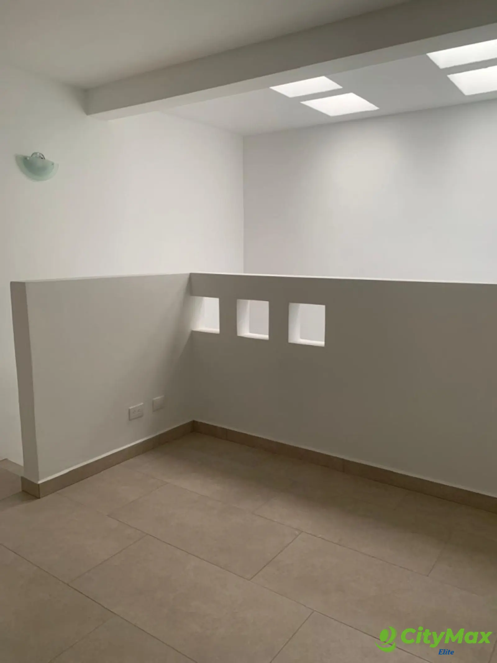 CASA EN VENTA - KM 15 CARRETERA A EL SALVADOR - Sala Familiar