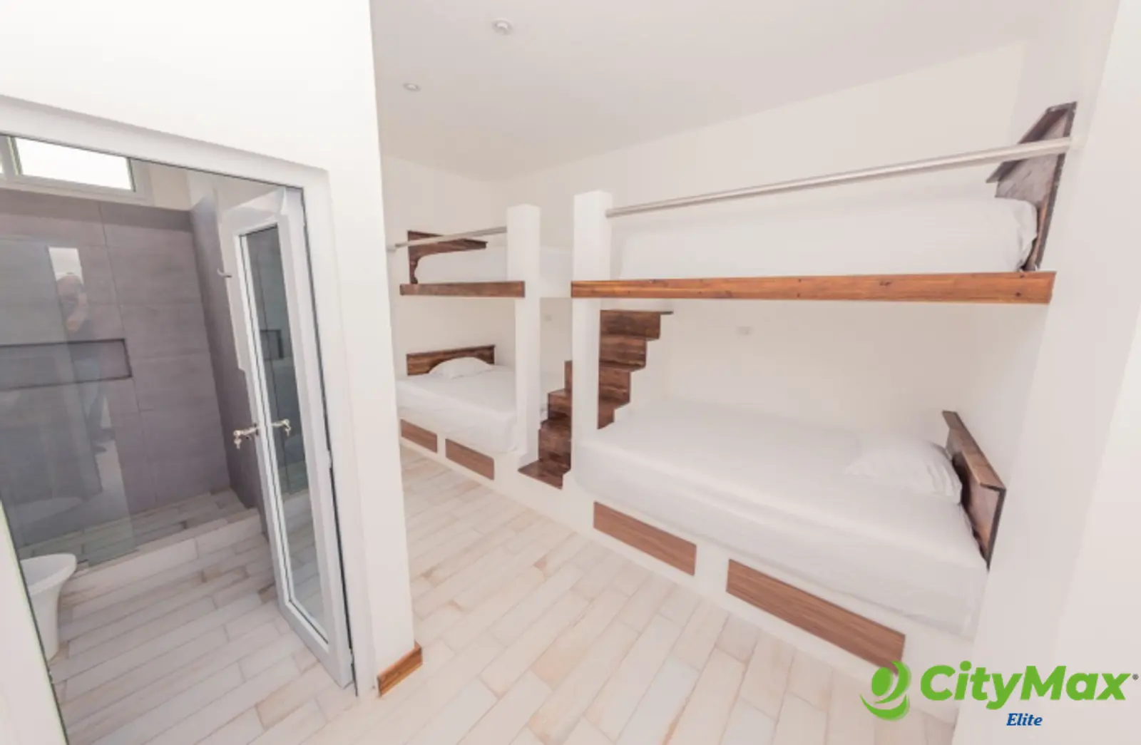 Venta Casa Vacacional a orillas de Playa Monterrico - foto 17