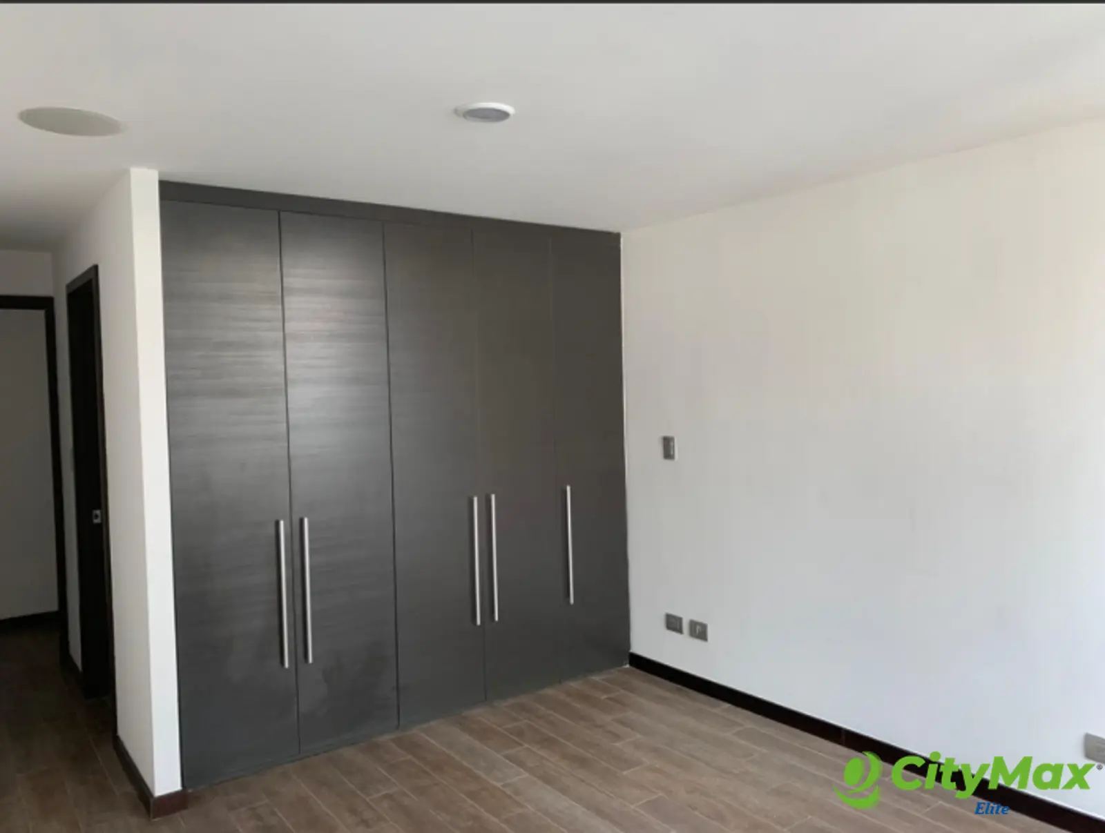 Apartamento en venta en zona 10 - foto 4