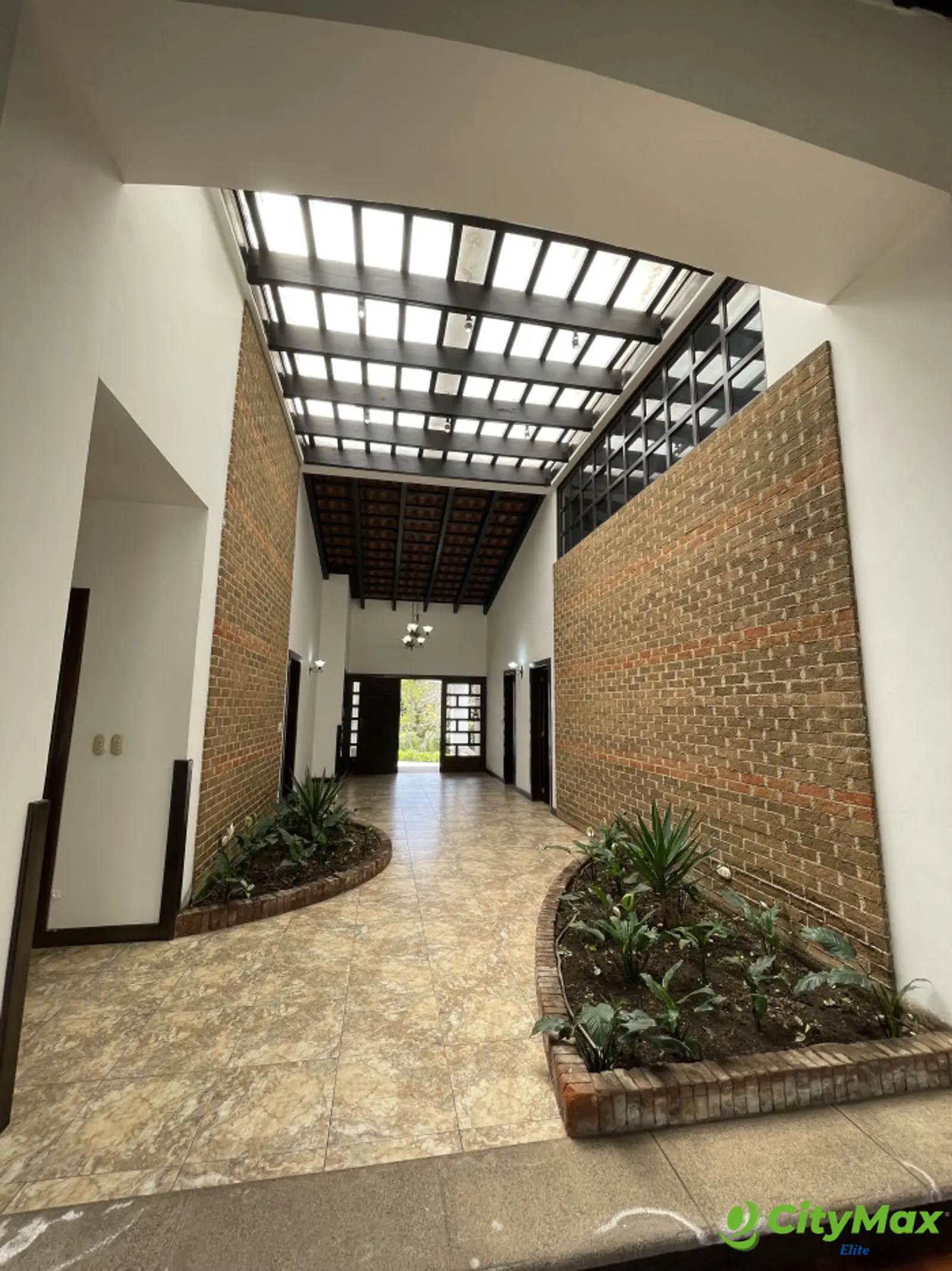Casa de un nivel en Renta y Venta Km 18.5 CAES - vestibulo