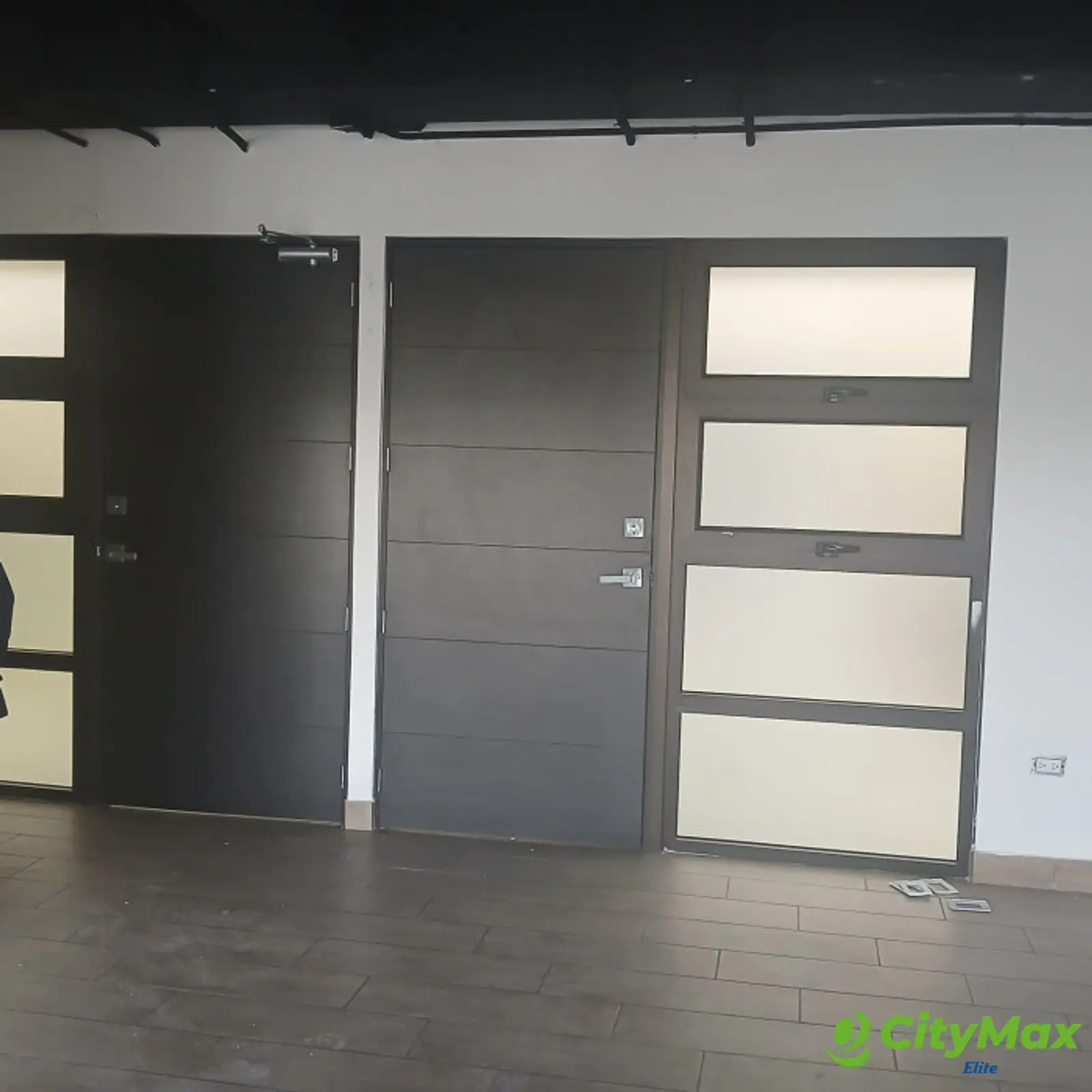 Oficina Comercial en Renta en zona 9 - foto 9