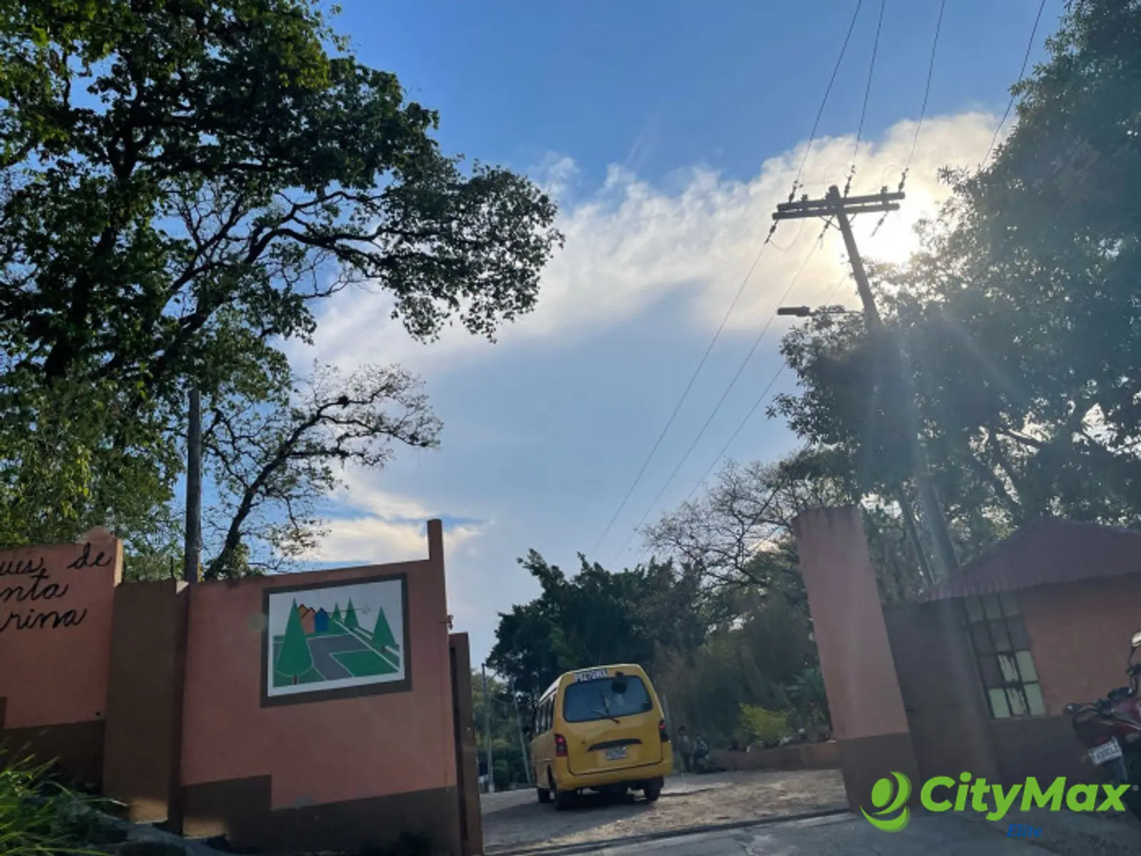 Terreno en venta en Bosques de Santa Catarina Pinula - foto 2
