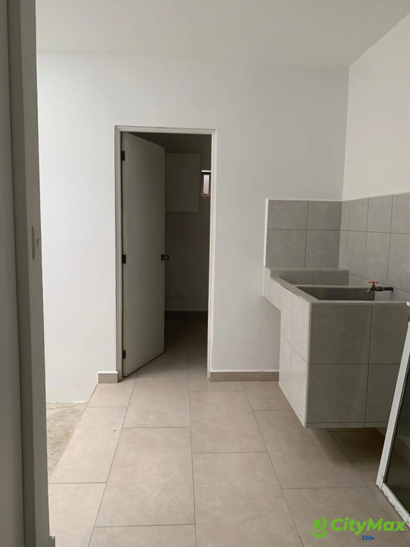 CASA EN VENTA - KM 15 CARRETERA A EL SALVADOR - Lavandería