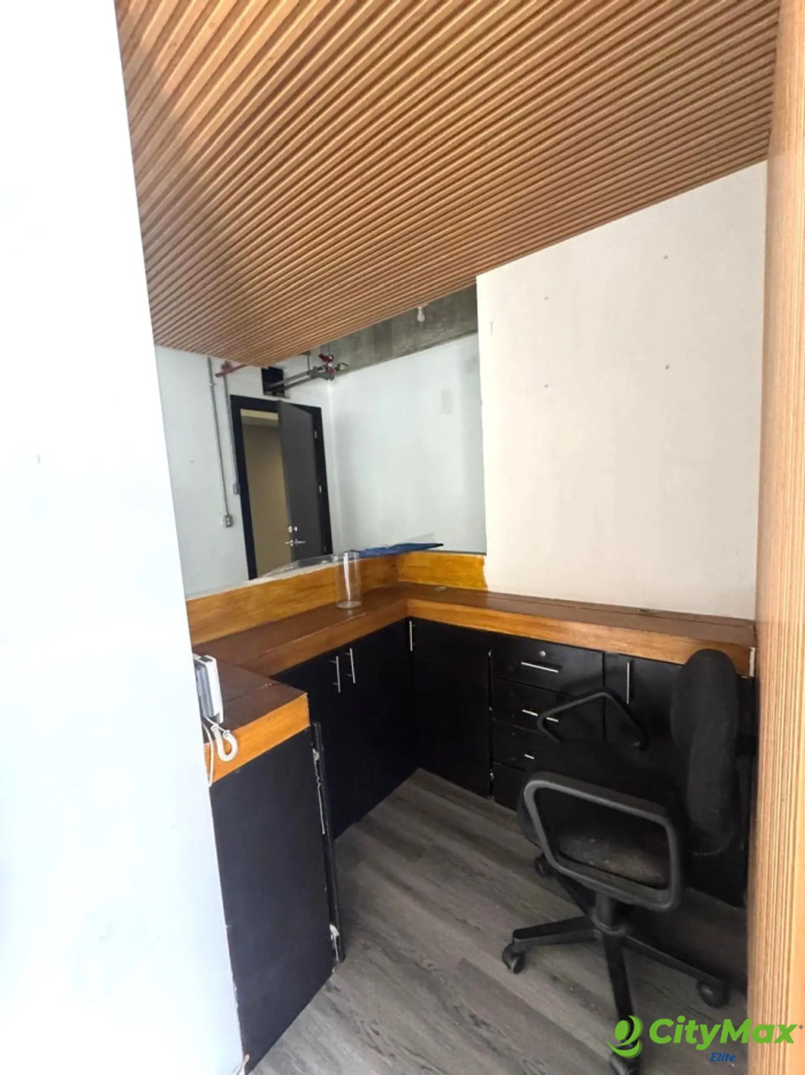 OFICINA EN ALQUILER EN ZONA 10 - foto 4