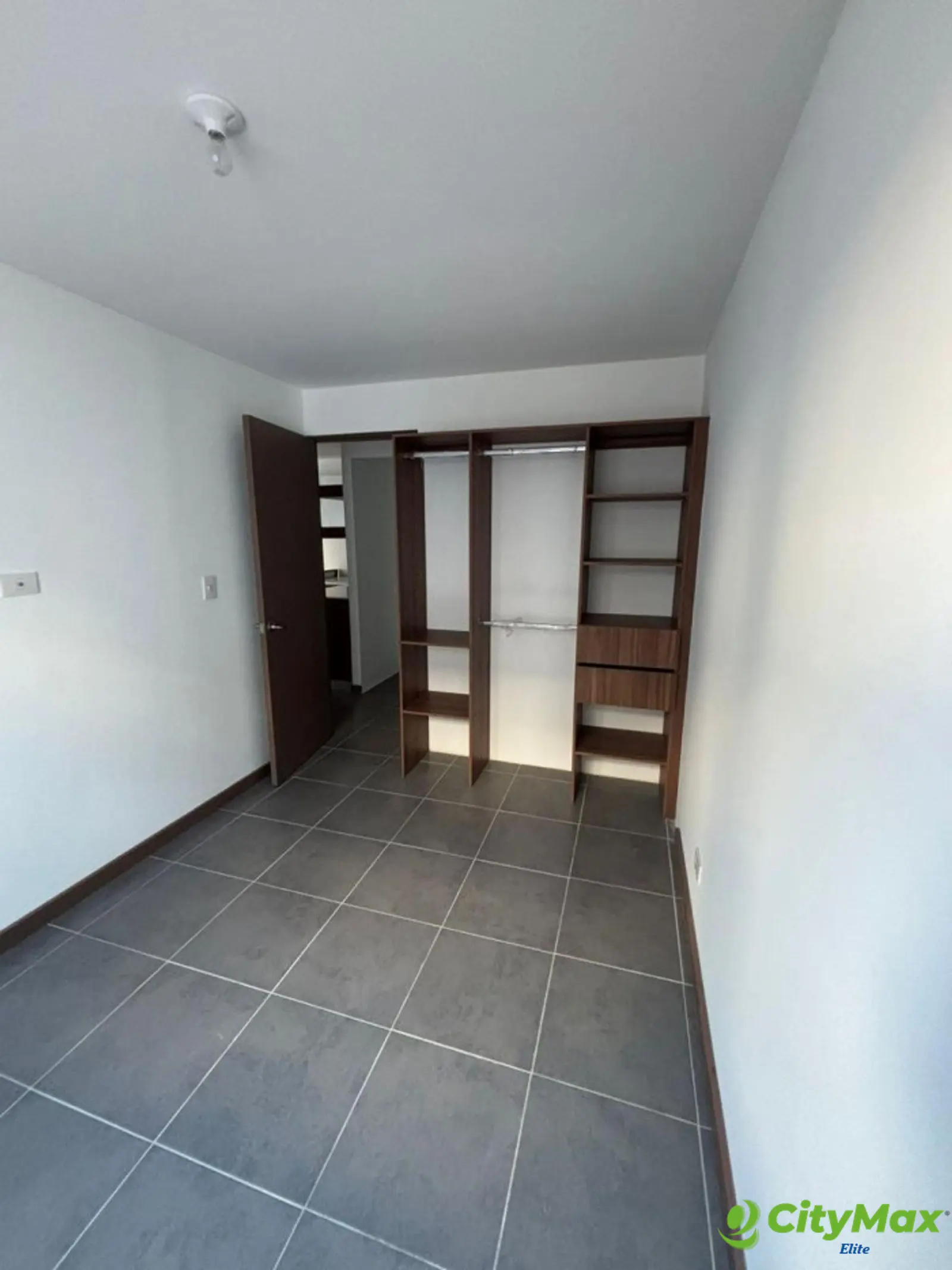 APARTAMENTO EN VENTA EN ZONA ZONA 12 - foto 6