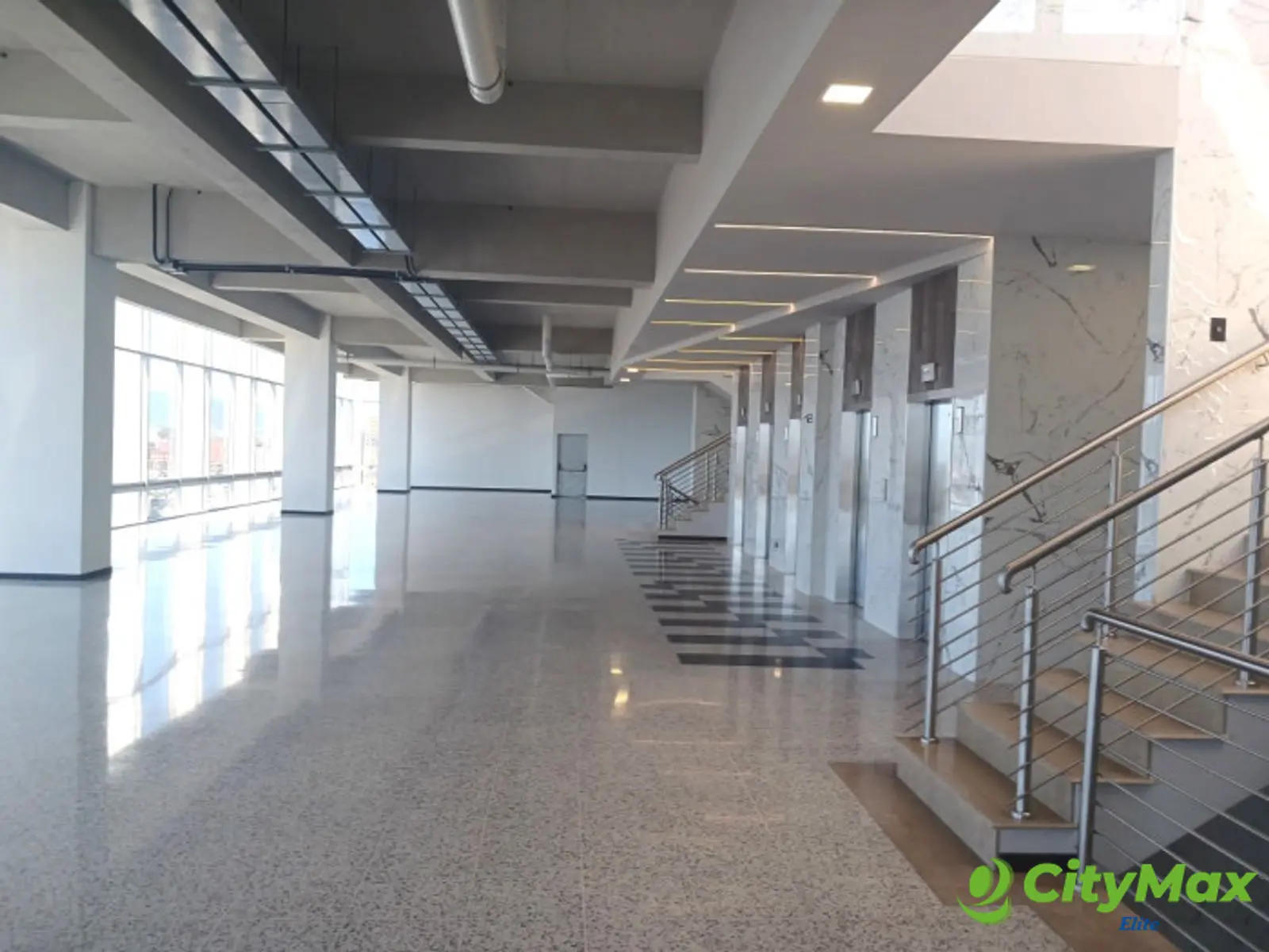 Edificio en Alquiler en zona 10 - Por estrenar !! - foto 7