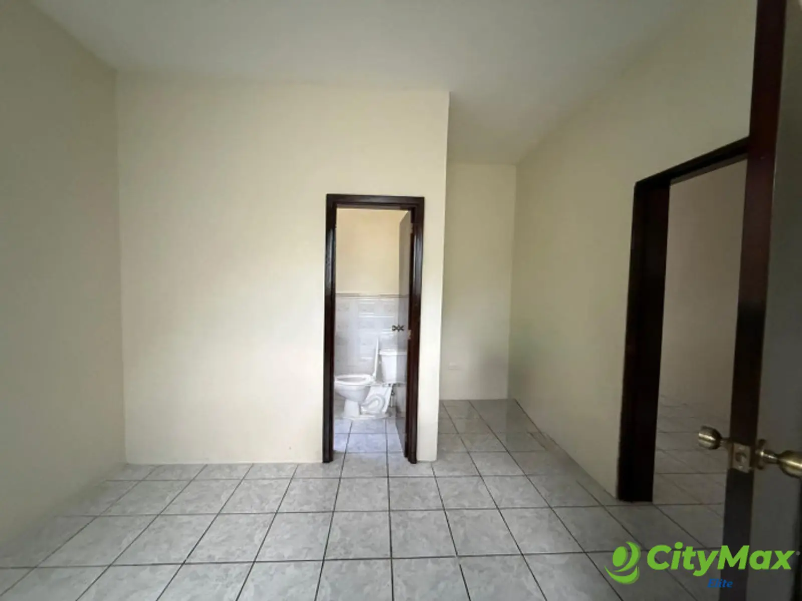 Casa en Venta en Santa Rosa  - cuarto con baño