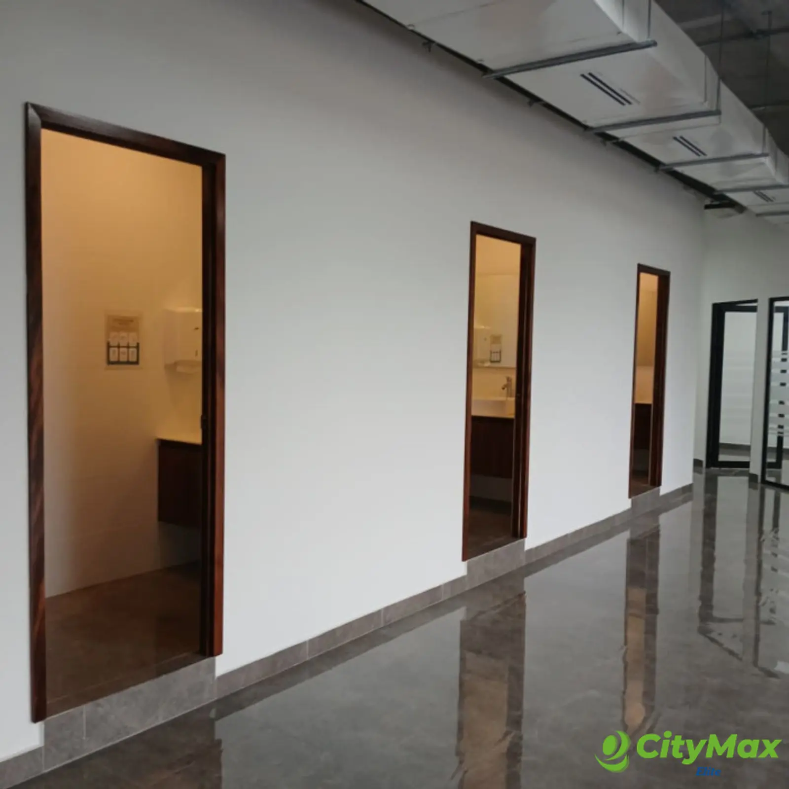 Rento Oficina Comercial en Zona 15 - foto 14