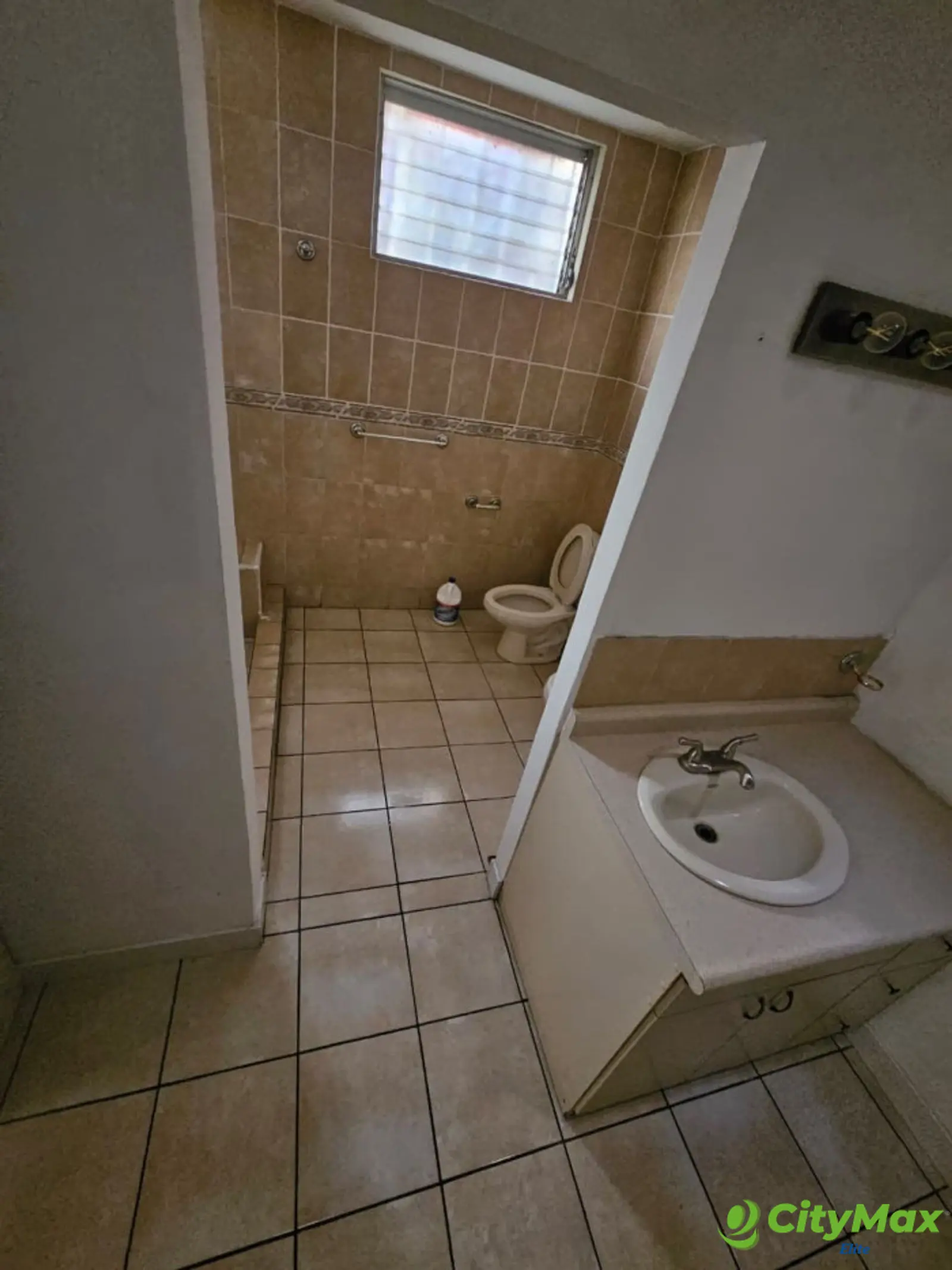 Venta de Casa en Colonia El Maestro de Zona 15 - foto 14