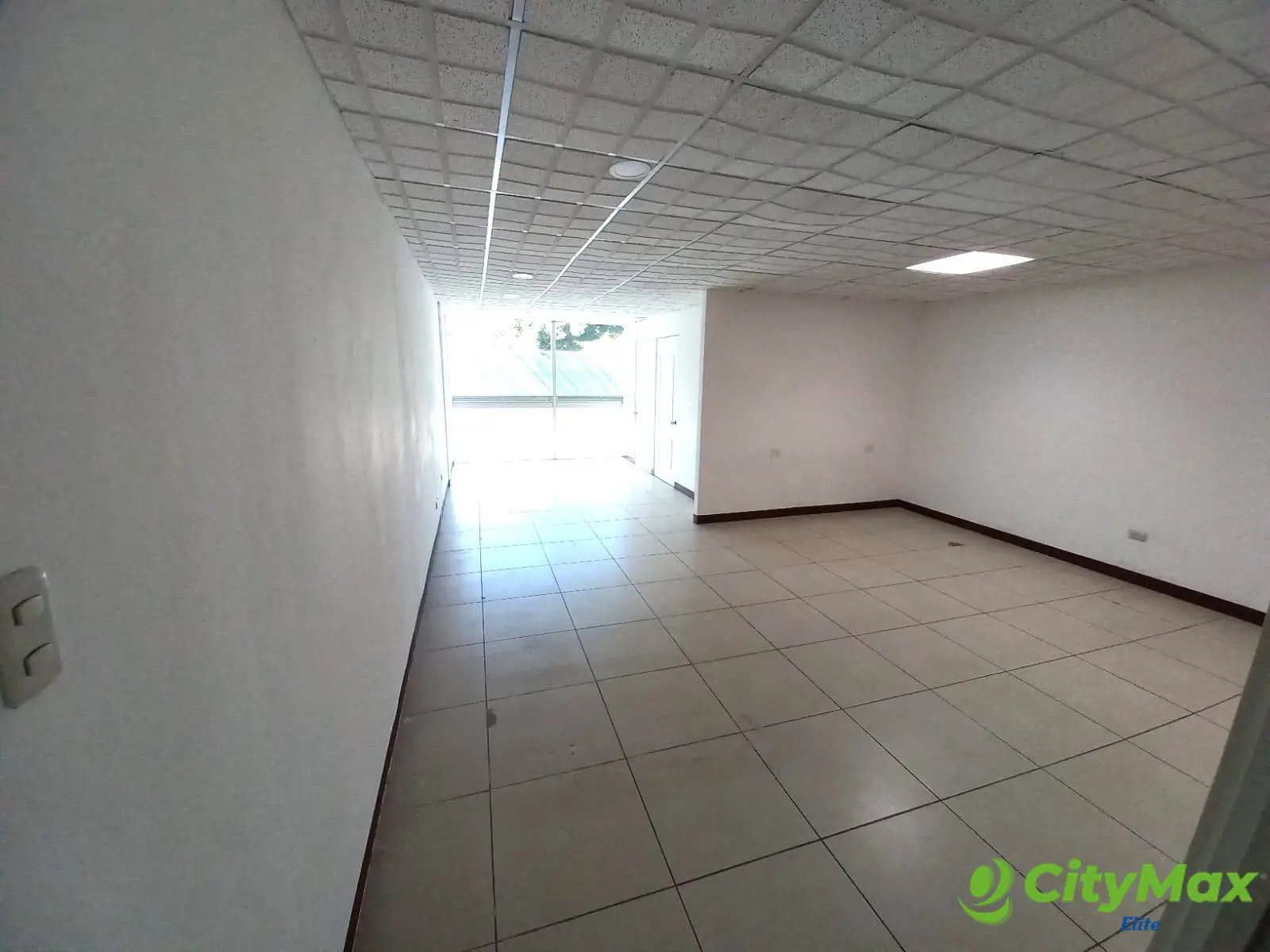 Oficina en Alquiler en Edificio SCENA - Km 16.5 CES - foto 5