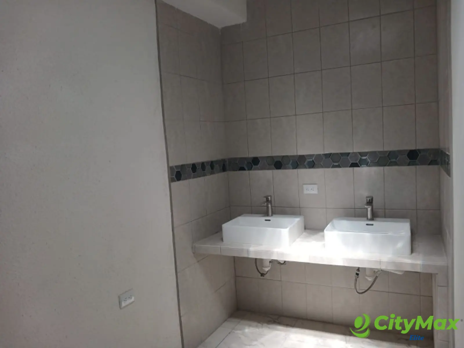 CASA REMODELADA EN VENTA EN ZONA 1 - foto 18