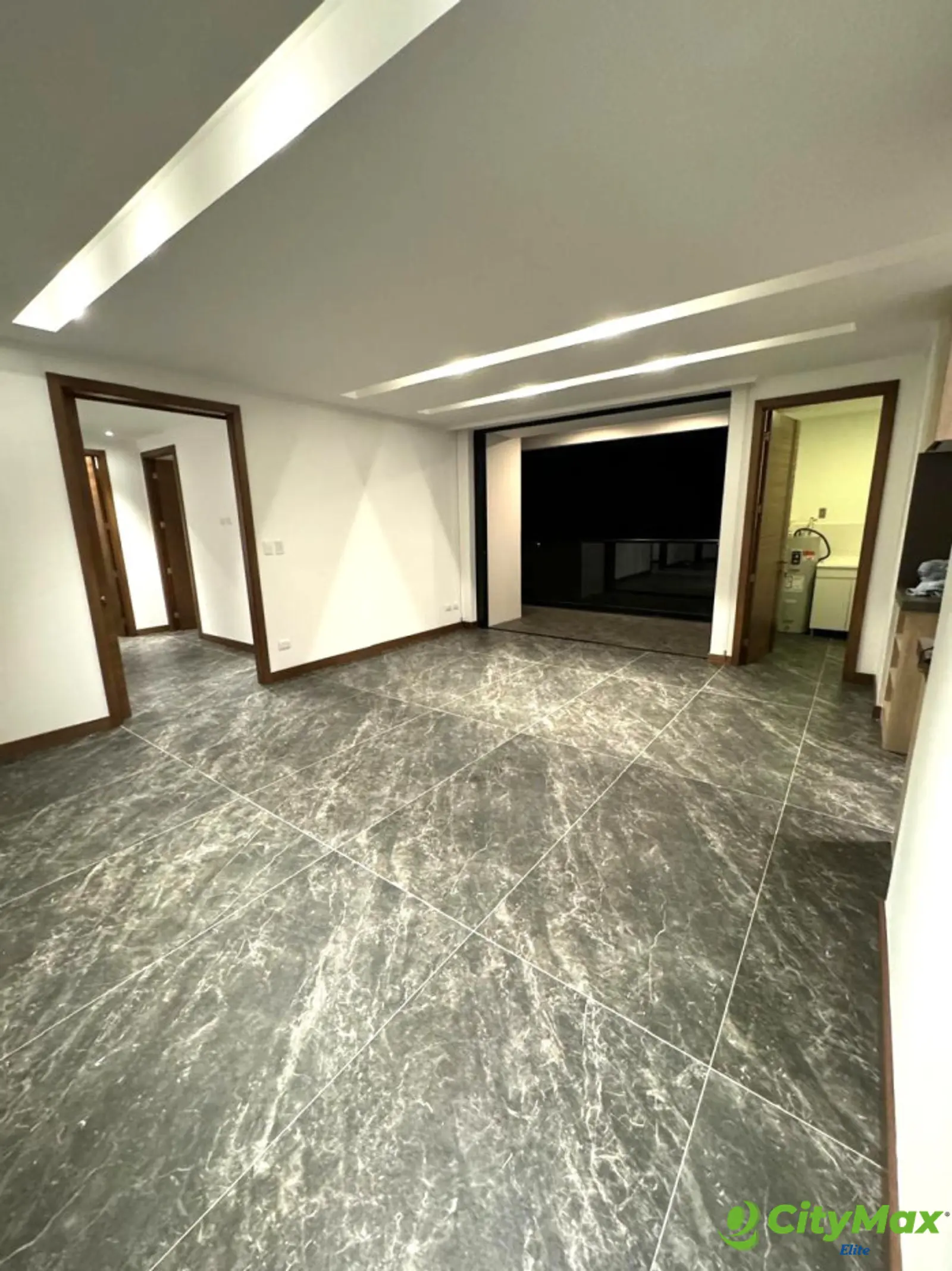 Apartamento en Venta en Zona 10 - foto 3