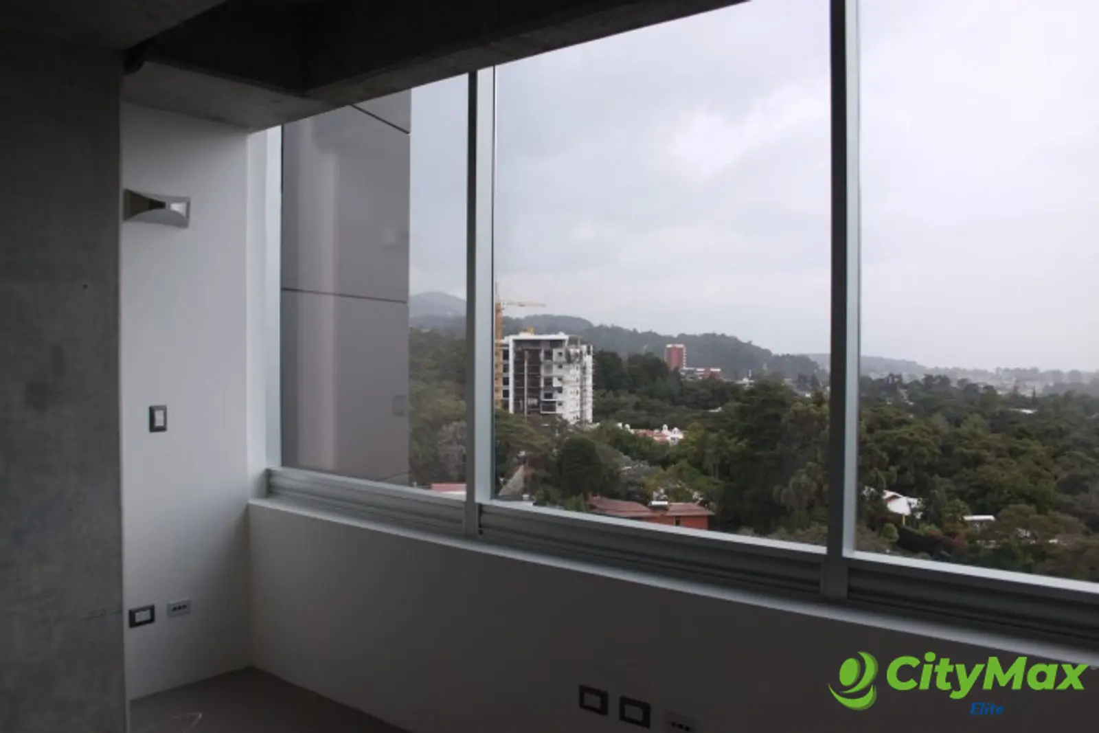 CityMax Renta Oficina en Edificio DOMANI zona 15 - foto 5