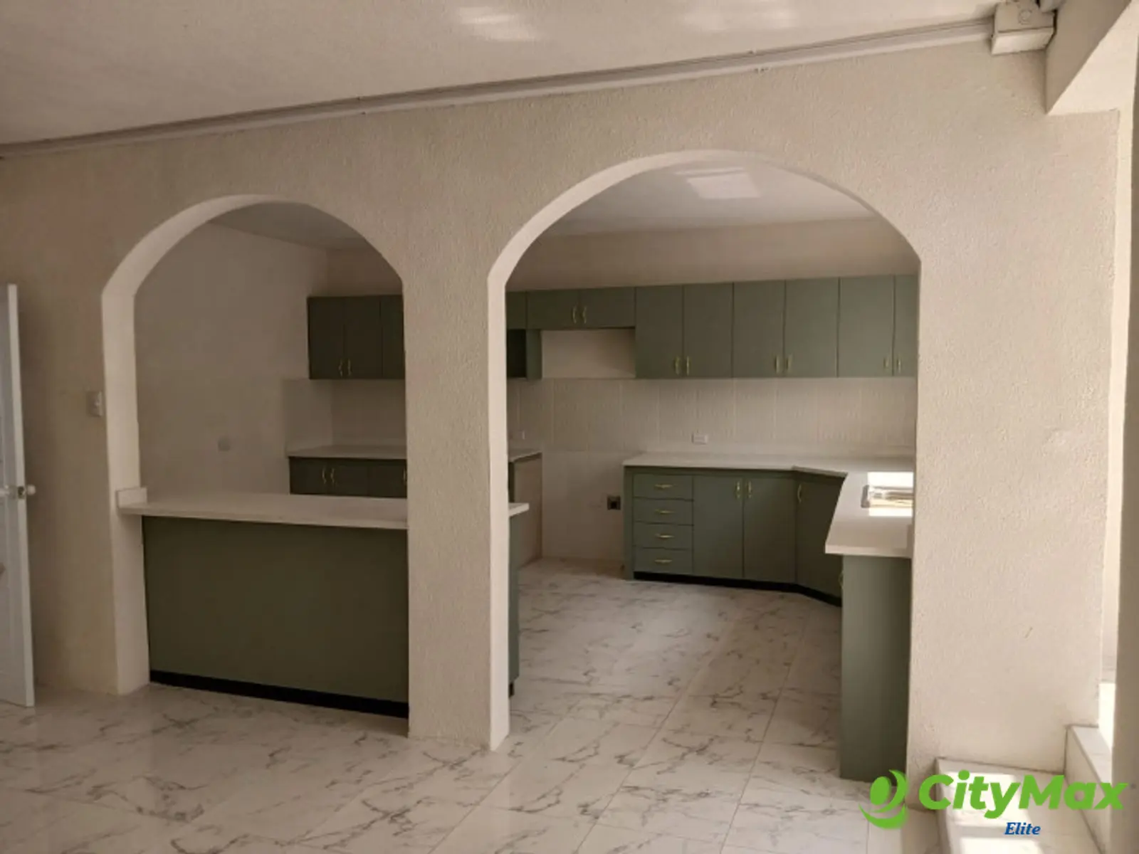 CASA REMODELADA EN VENTA EN ZONA 1 - foto 4