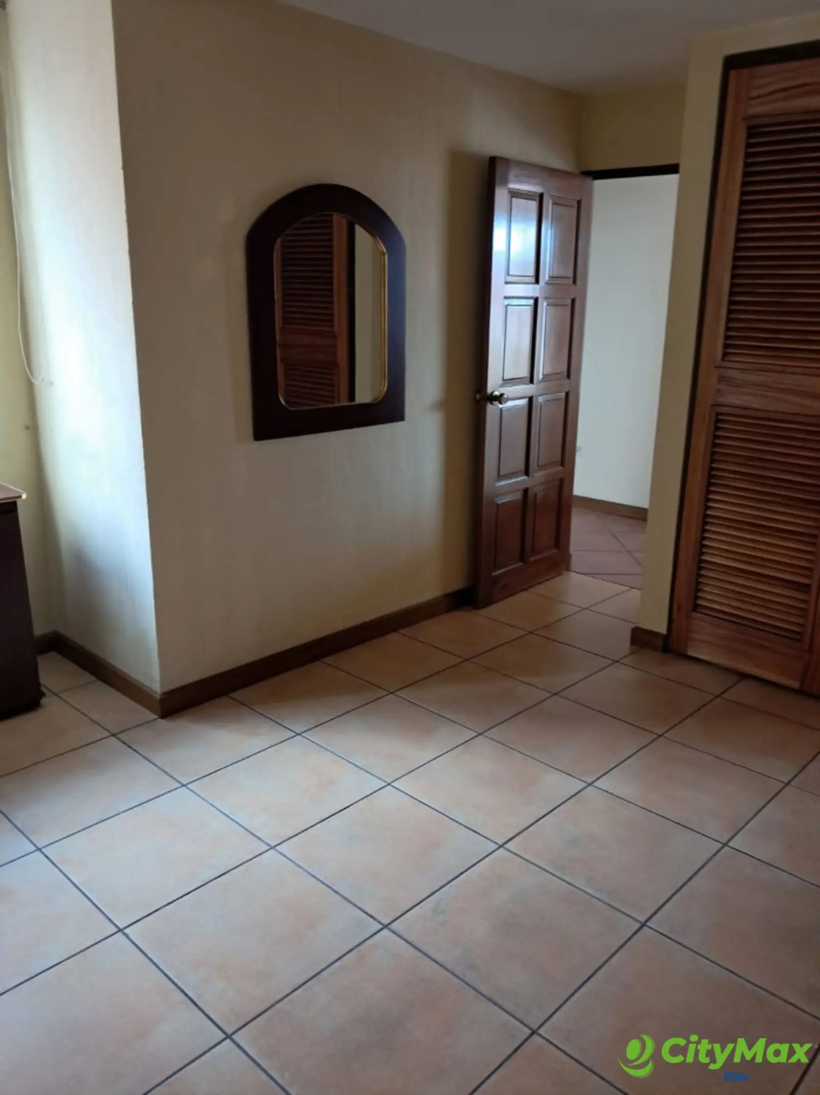 Apartamento en Venta en Zona 10 frente a CC La Estacion - foto 20