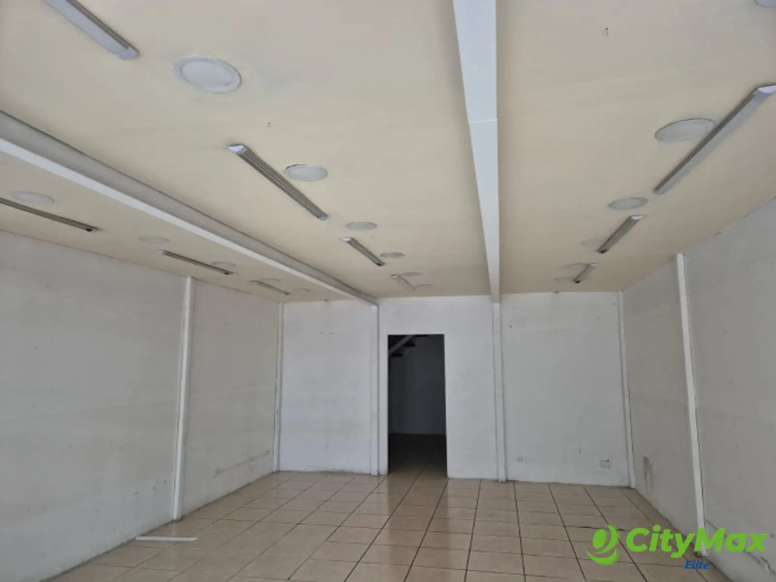 LOCAL COMERCIAL EN RENTA  - foto 2