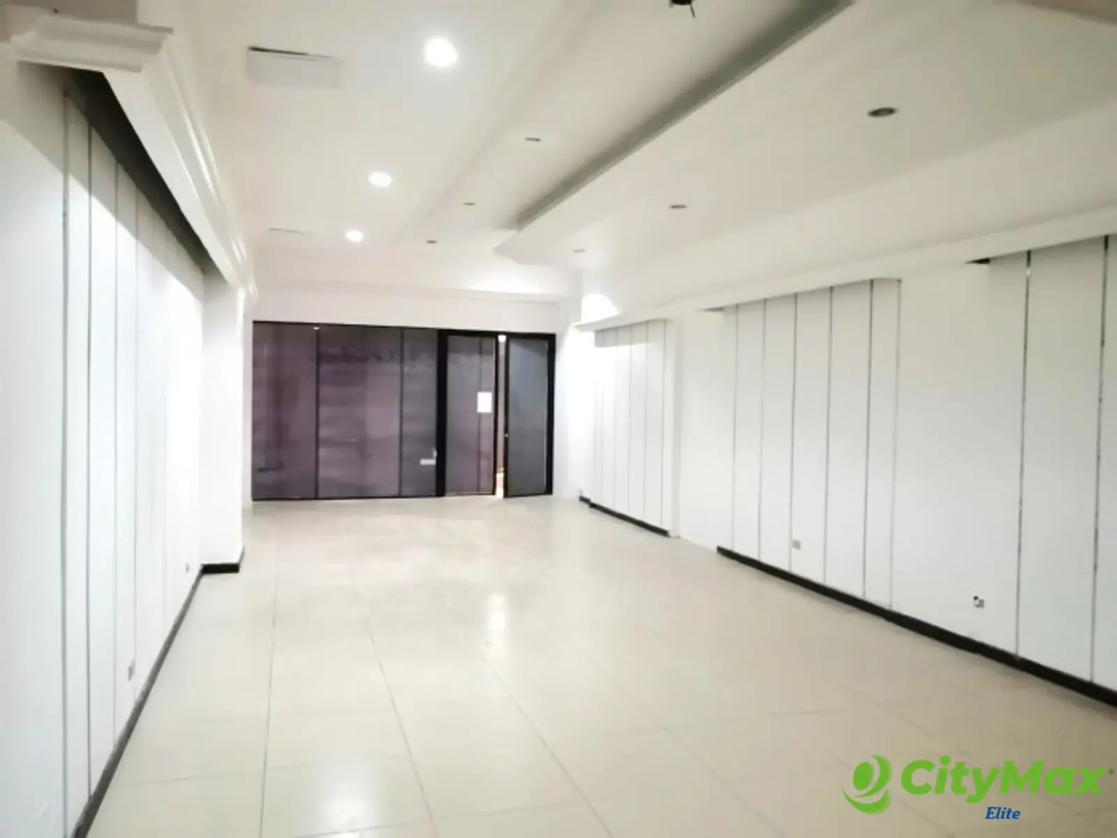 Local Comercial en Venta y Renta en Zona 10 - foto 6