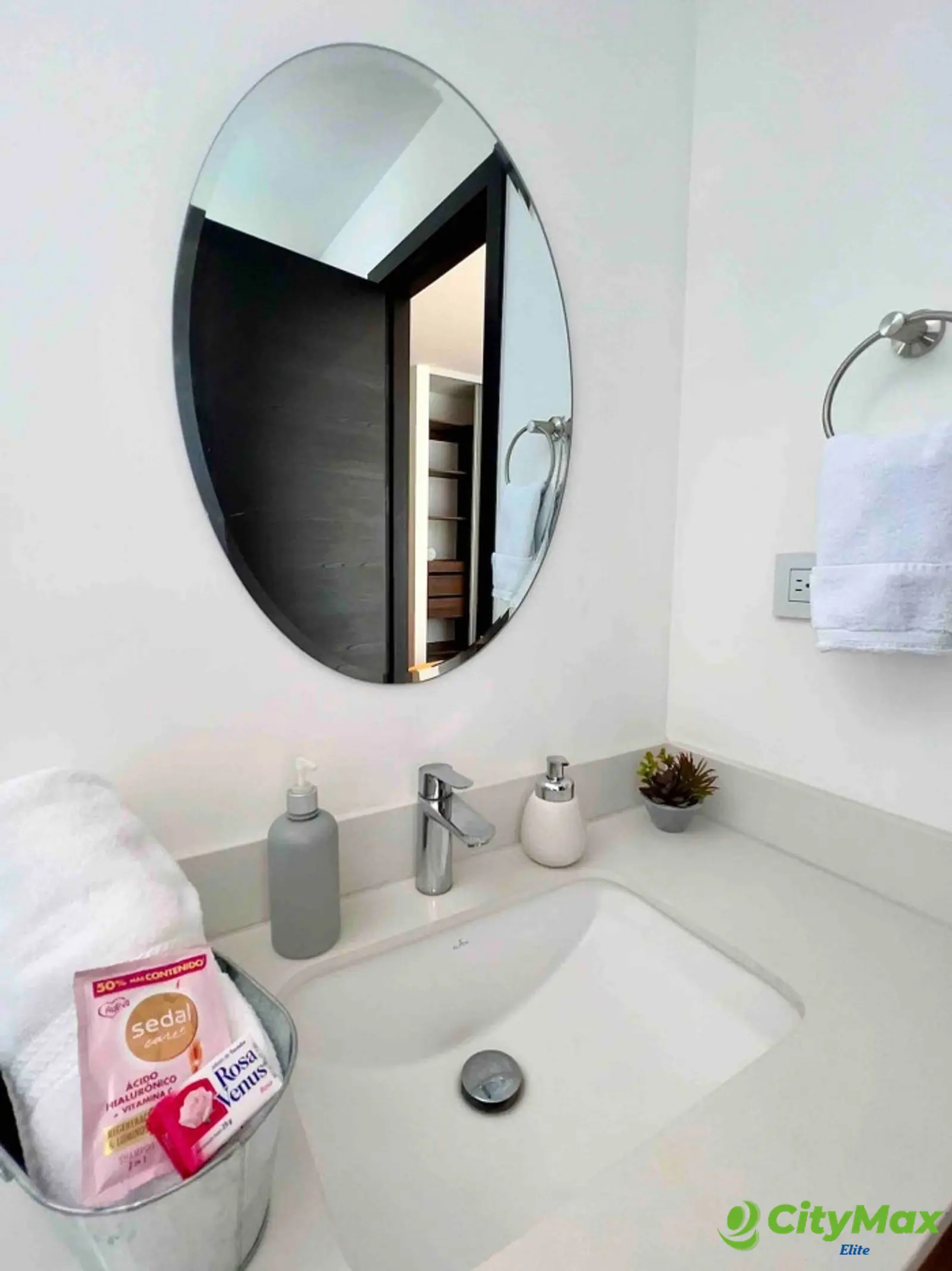 Moderno apartamento en renta, totalmente amueblado  - baño