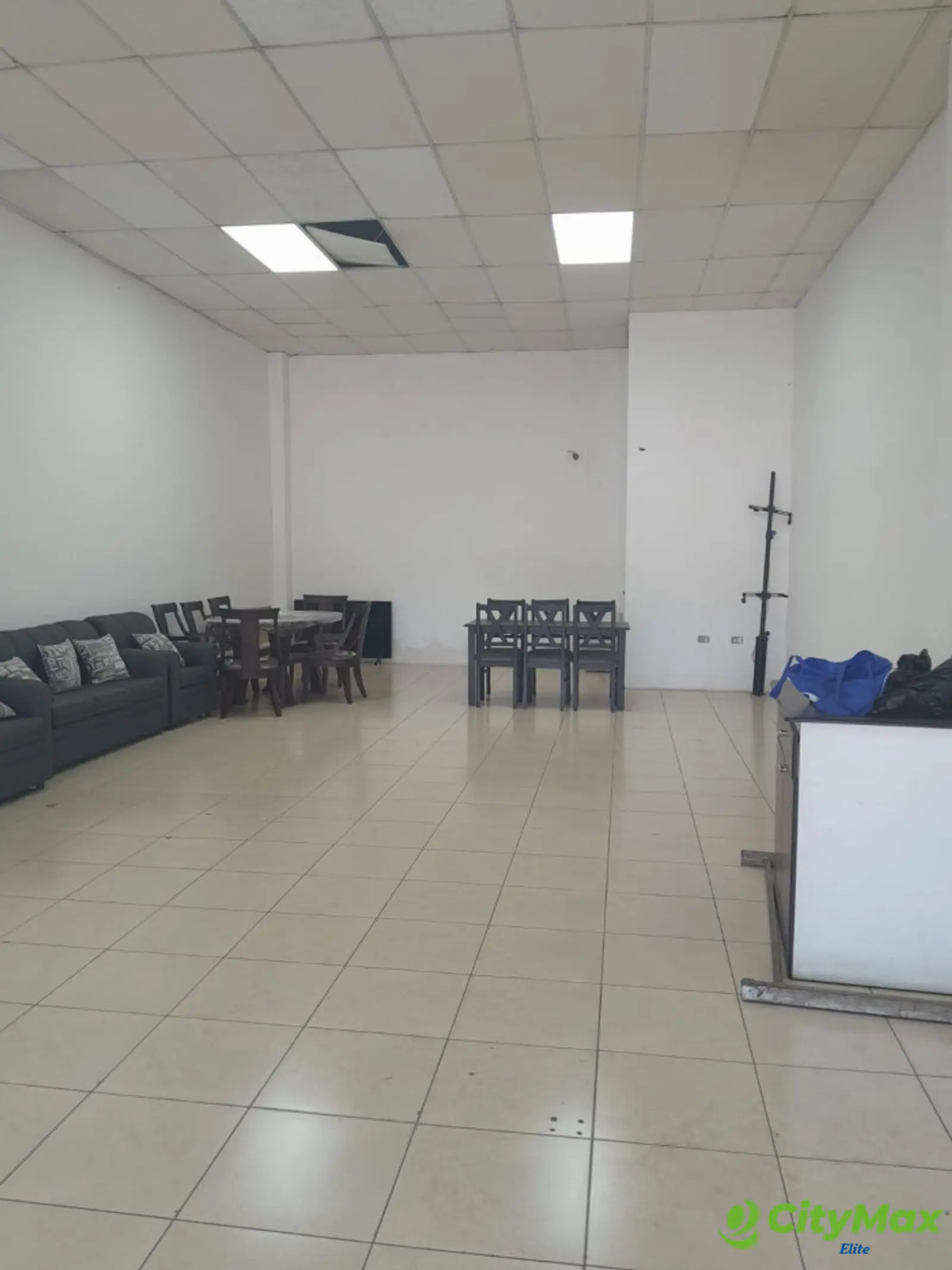 Local comercial en Villa Canales - foto 4