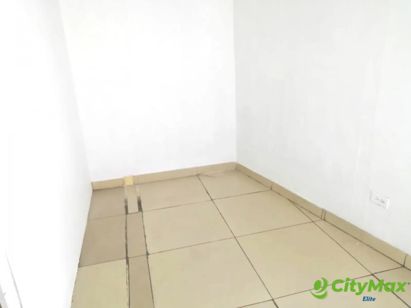 Local Comercial en Venta y Renta en Zona 10 - foto 8