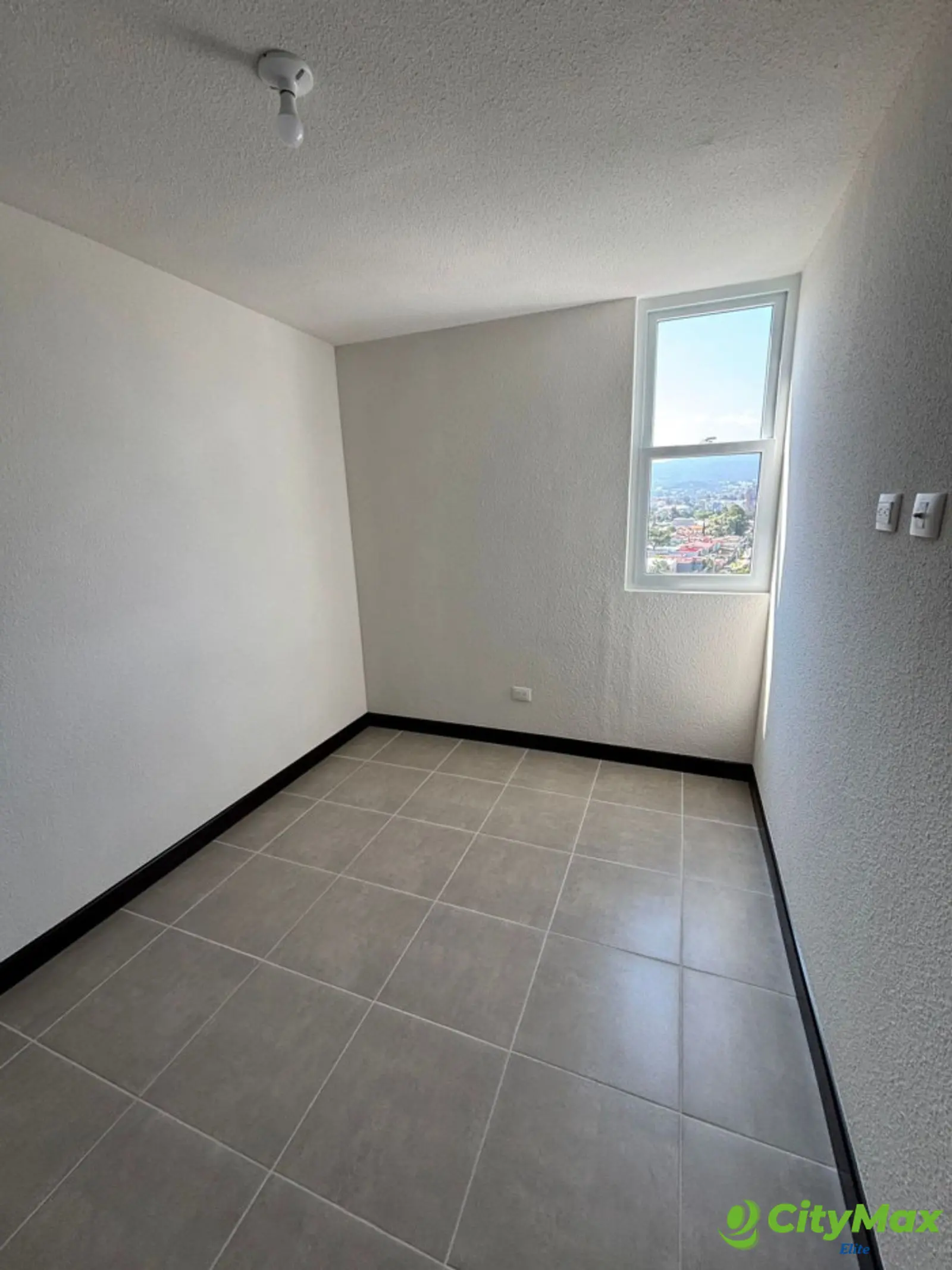 APARTAMENTO EN VENTA - EDIFICIO ESENTA ZONA 12 - Habitación Secundaria