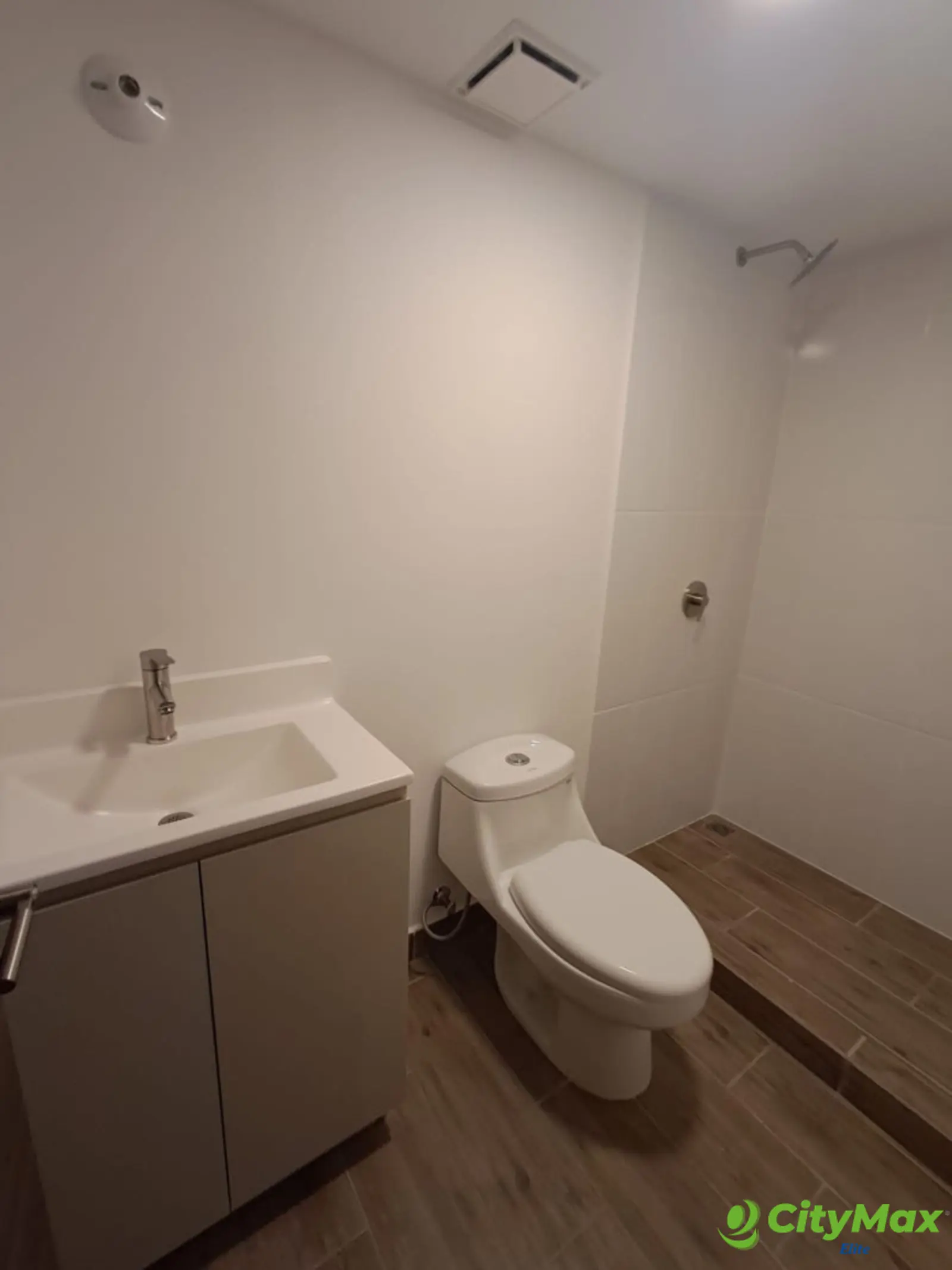 APARTAMENTO EN ALQUILER EN MODRA Z.4 - foto 6