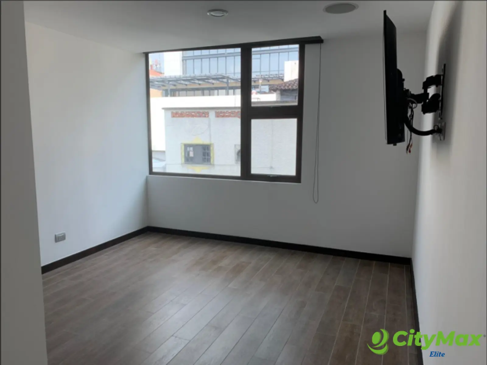 Apartamento en venta en zona 10 - foto 2