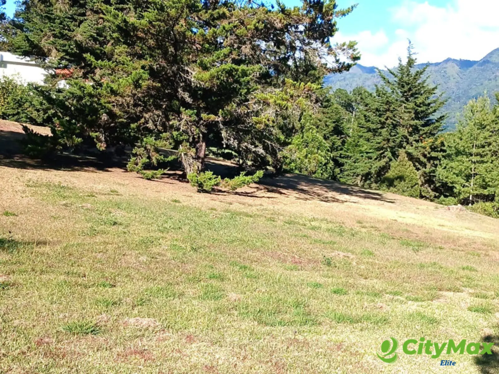 TERRENO EN VENTA EN HACIENDA NUEVA - foto 13