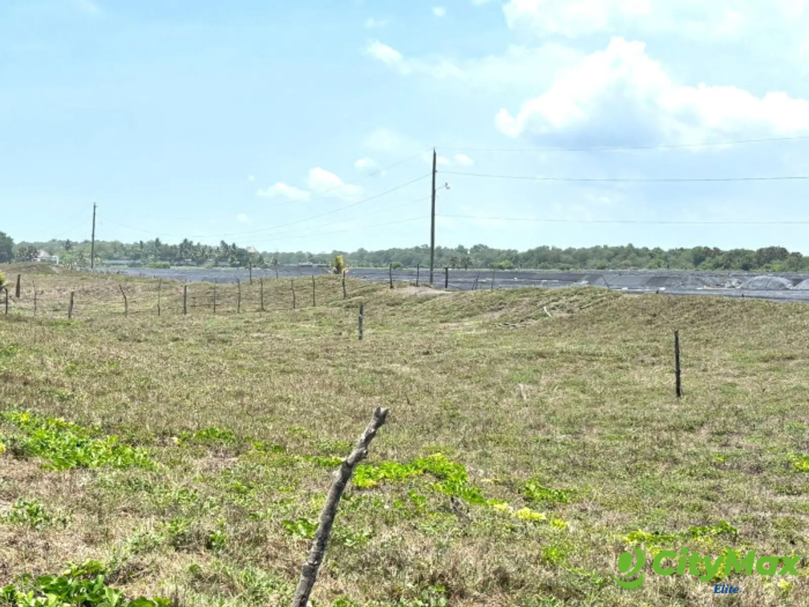 Terreno en Venta Frente al Mar en Sipacate, Escuintla - foto 2