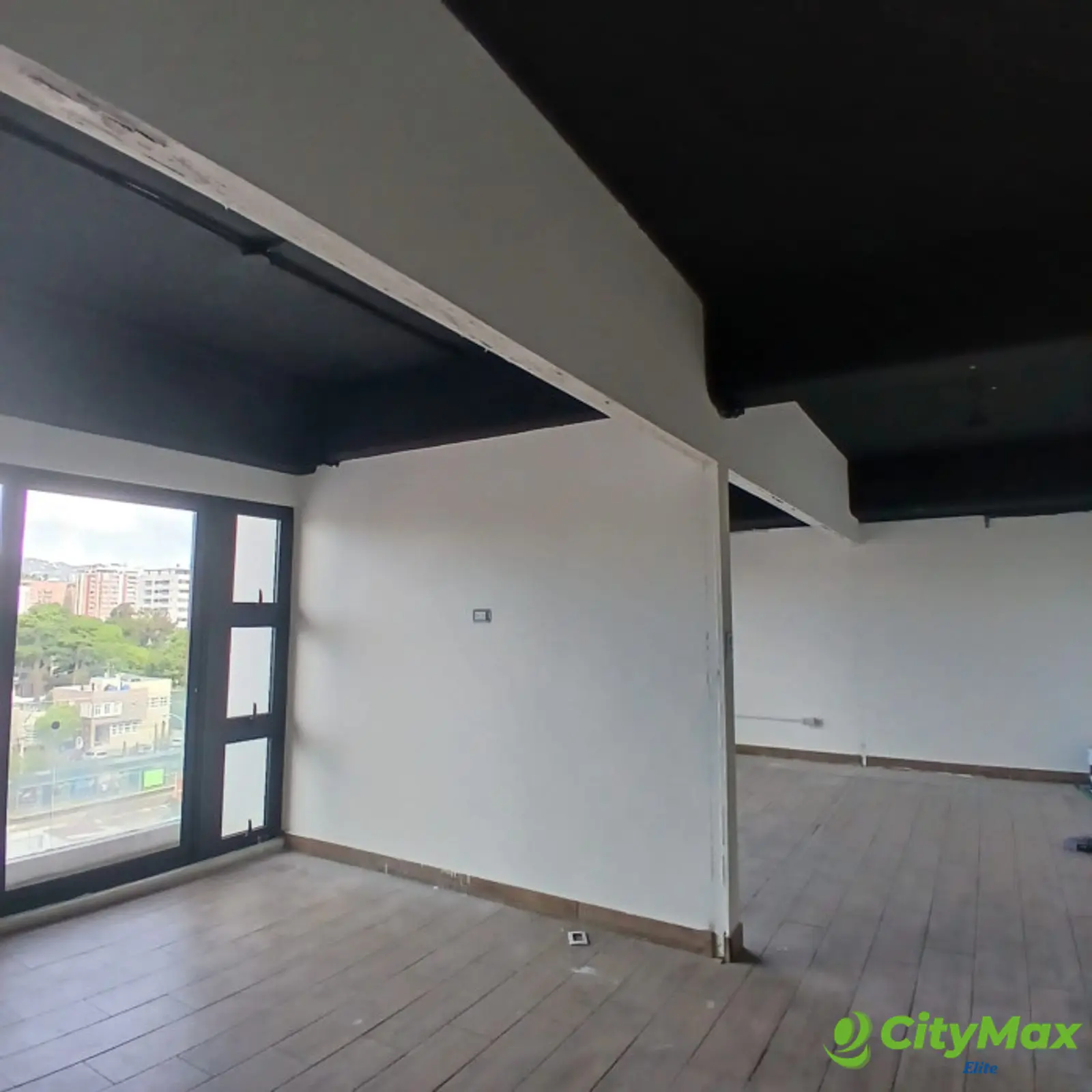 Oficina Comercial en Renta en zona 9 - foto 11
