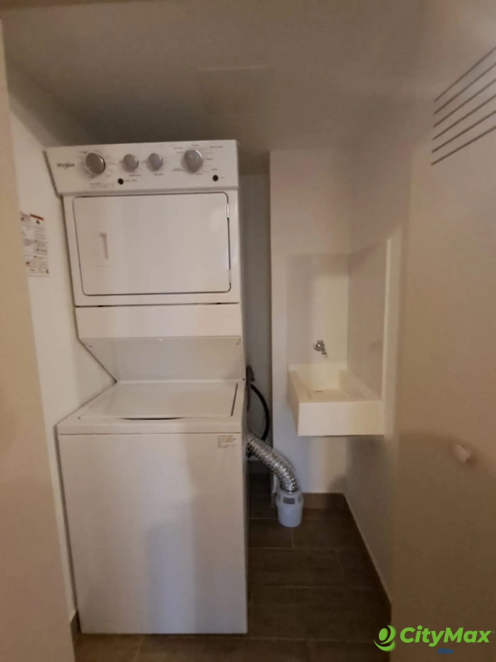APARTAMENTO EN ALQUILER EN MODRA Z.4 - foto 5