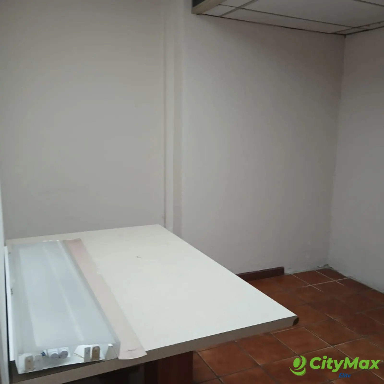 Oficina en Alquiler en Zona 10  - foto 11