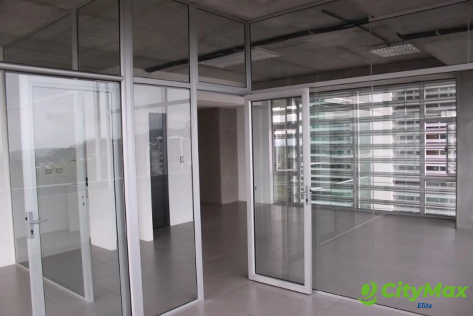 CityMax Renta Oficina en Edificio DOMANI zona 15 - foto 11
