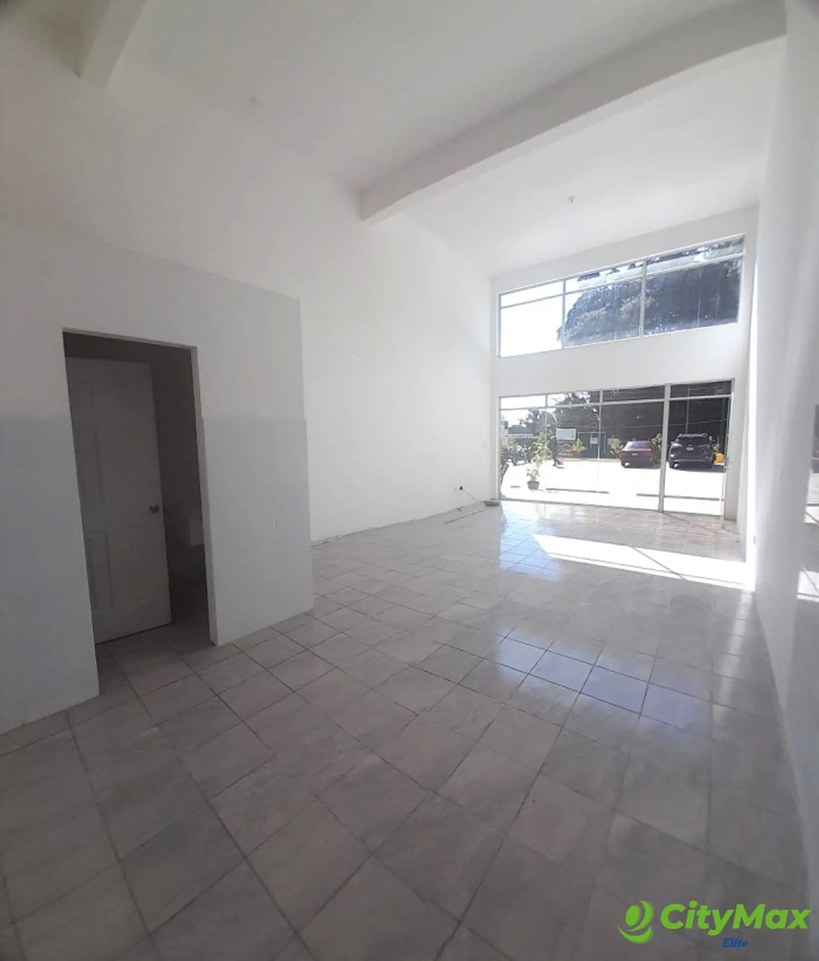 Local Comercial en Renta fuera de Exclusivo Condominio - foto 5