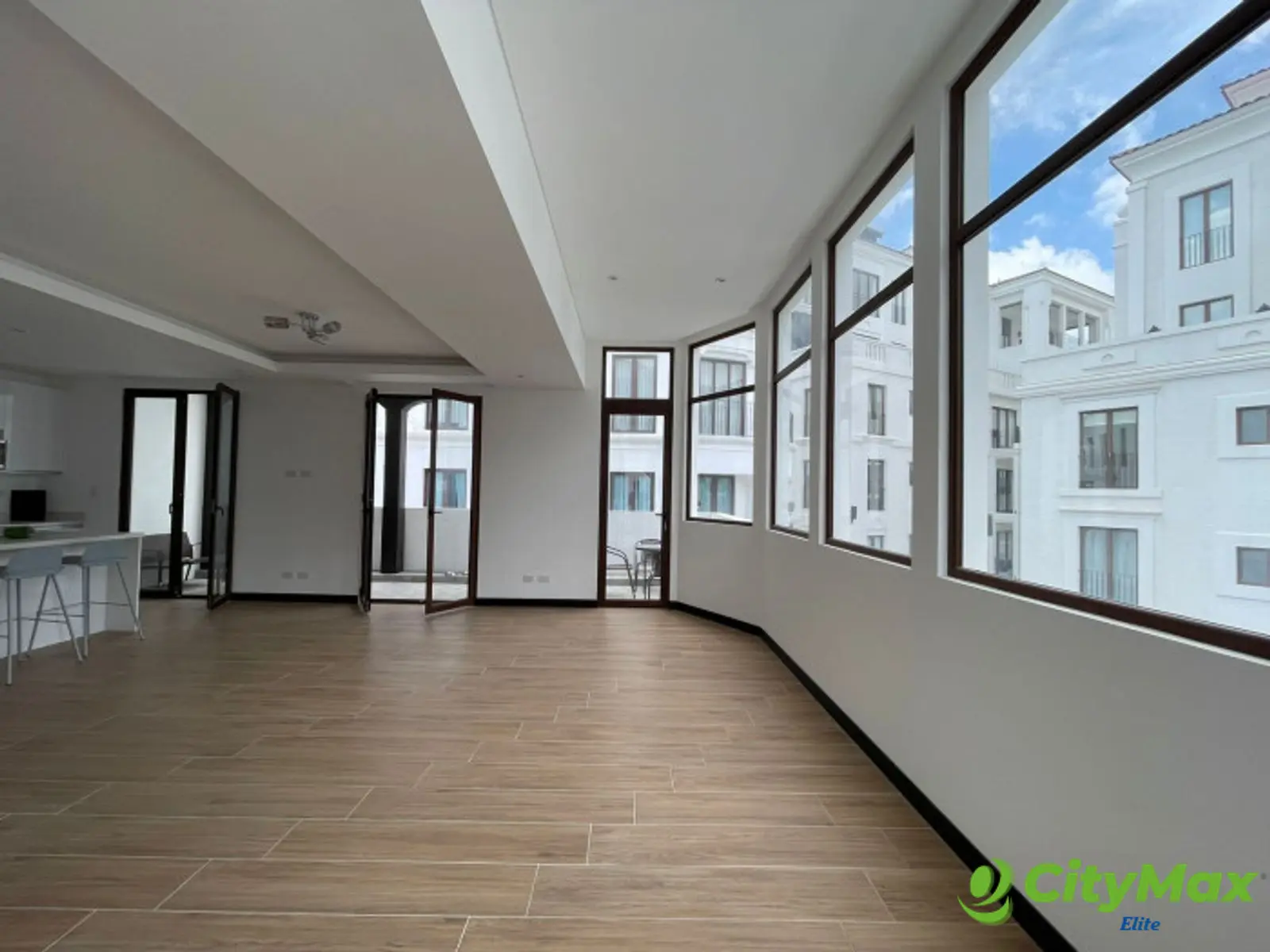 Apartamento en renta en Lirios de Cayalá - foto 2