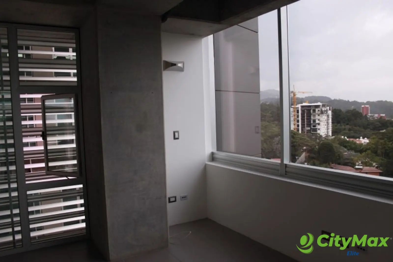 CityMax Renta Oficina en Edificio DOMANI zona 15 - foto 6