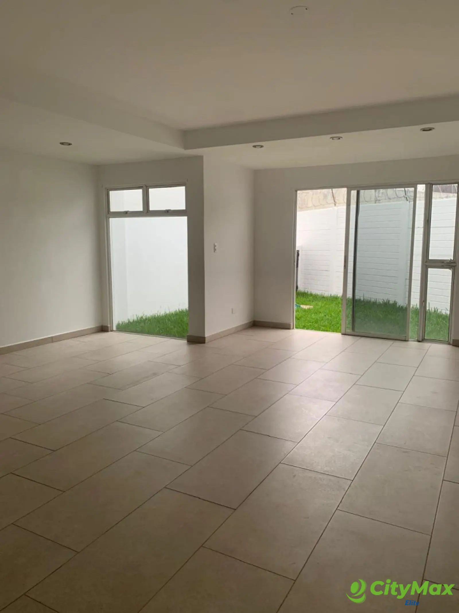 CASA EN VENTA - KM 15 CARRETERA A EL SALVADOR - Área Social