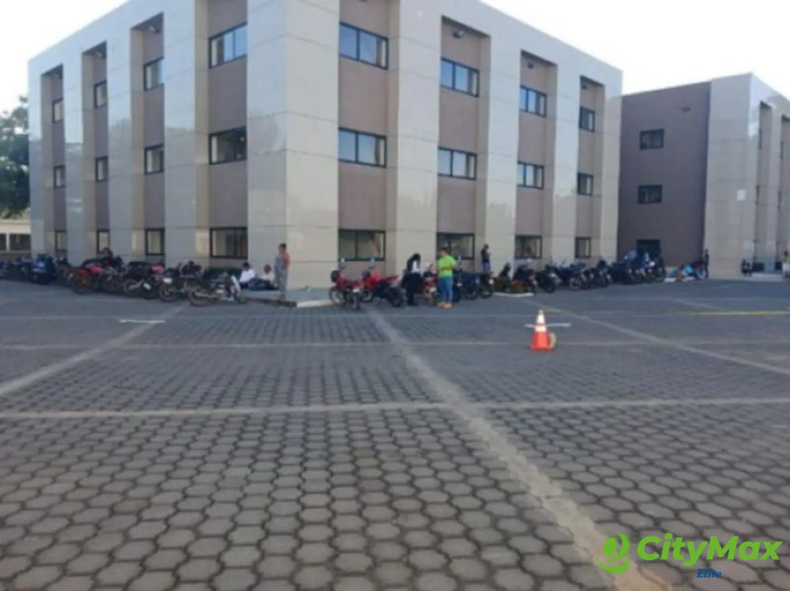 OFICINA EN RENTA EN PUERTO SAN JOSE - foto 2