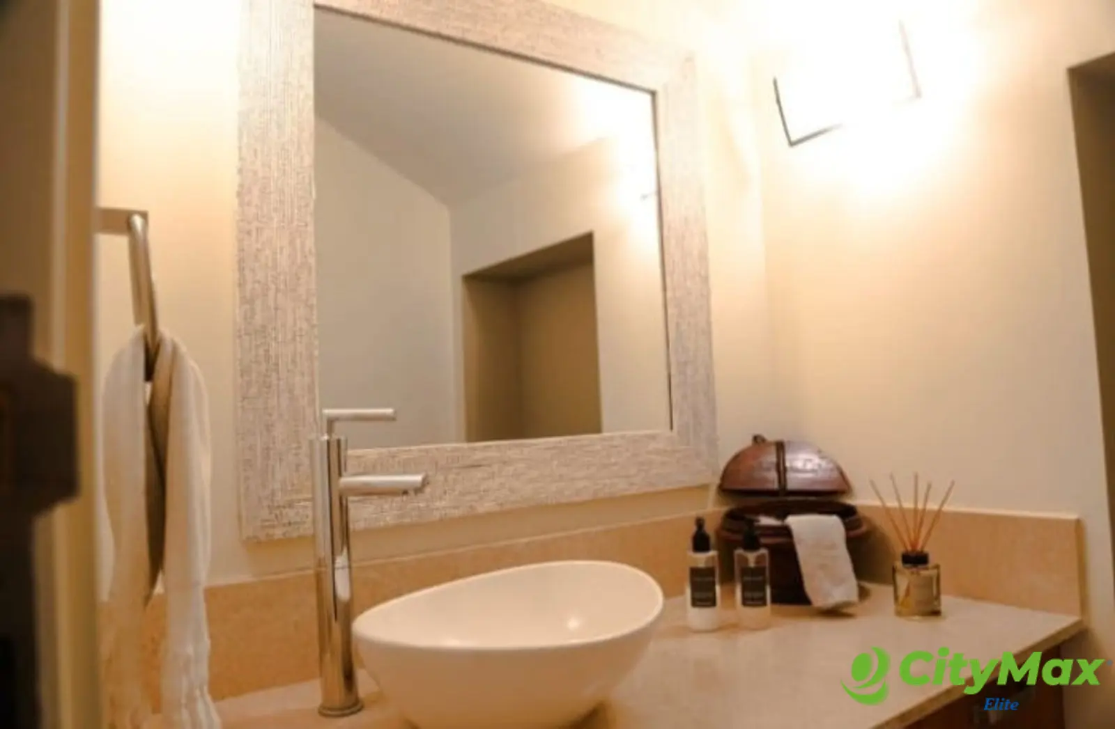 Apartamento en renta amueblado en zona 10 - Baño